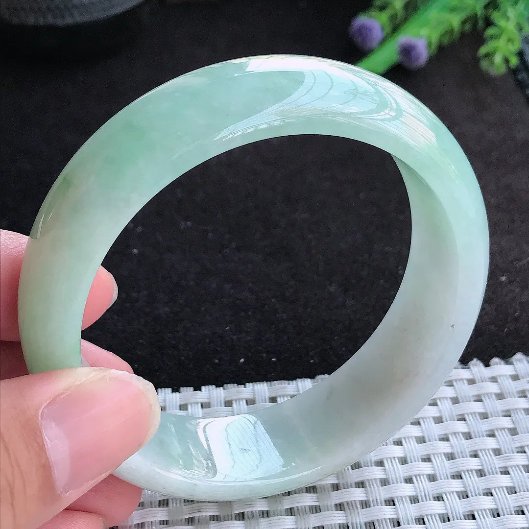 自然光58.5/18.2/8.5老坑精美温润浅绿色轮胎手镯天然翡翠玉镯百搭女款