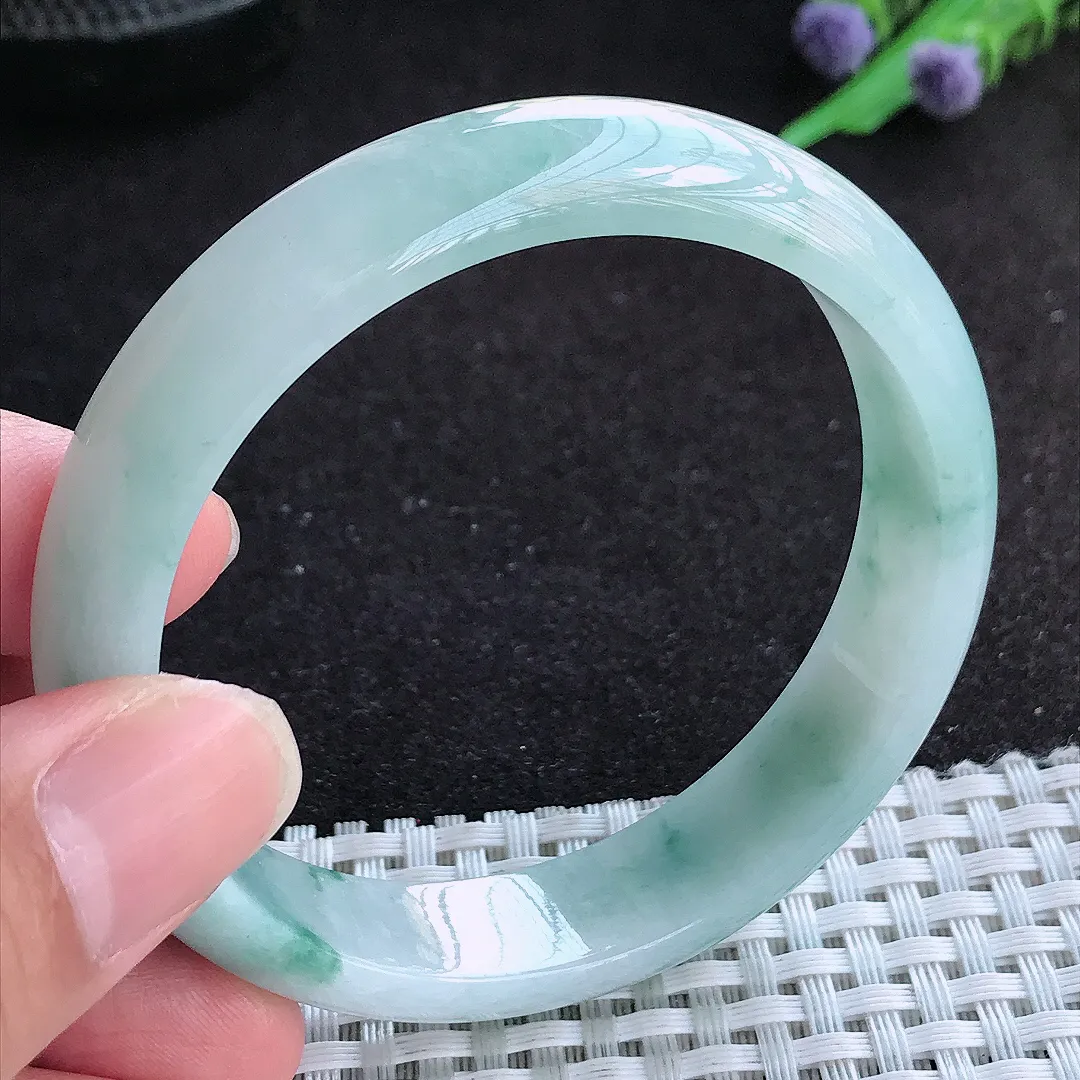 自然光55.8/13/7老坑精美温润飘花手镯天然翡翠玉镯百搭女款