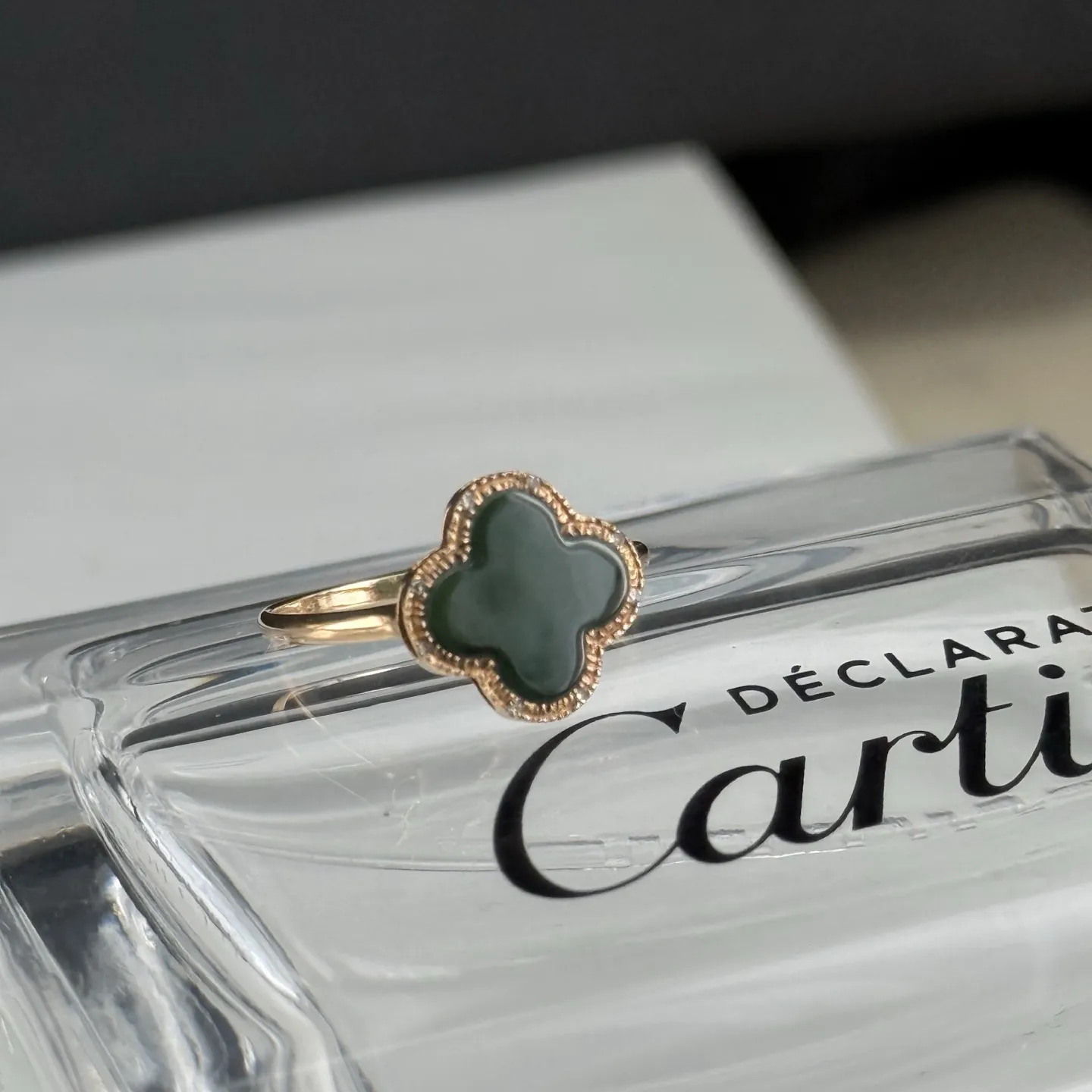 精品18k墨翠四叶草女戒 种好色正 打灯通透 油性十足