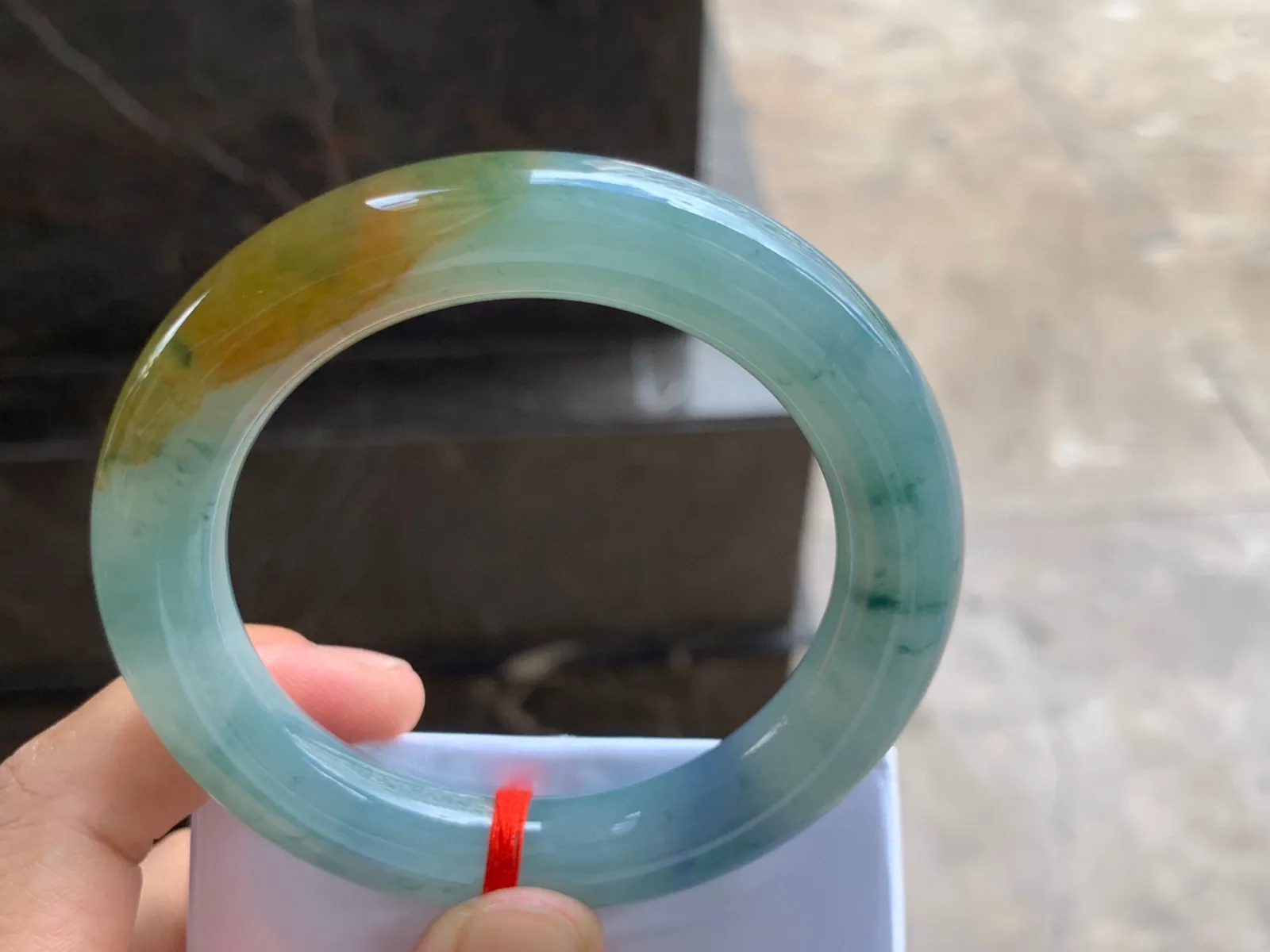 55-11.5mm
黄翡飘花圆条手镯 种好细腻 颜色漂亮