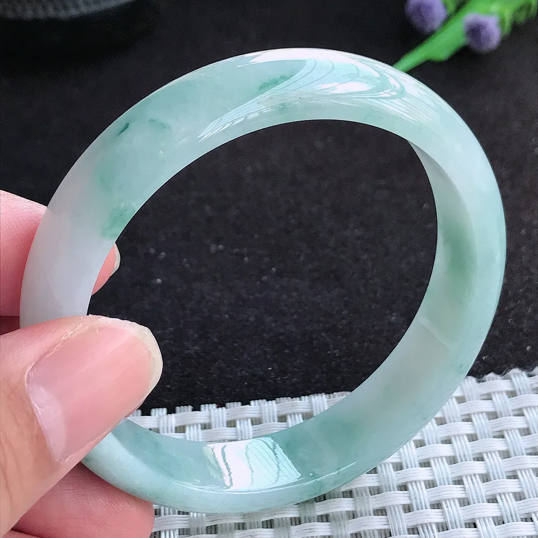 自然光55.8/13/7老坑精美温润飘花手镯天然翡翠玉镯百搭女款