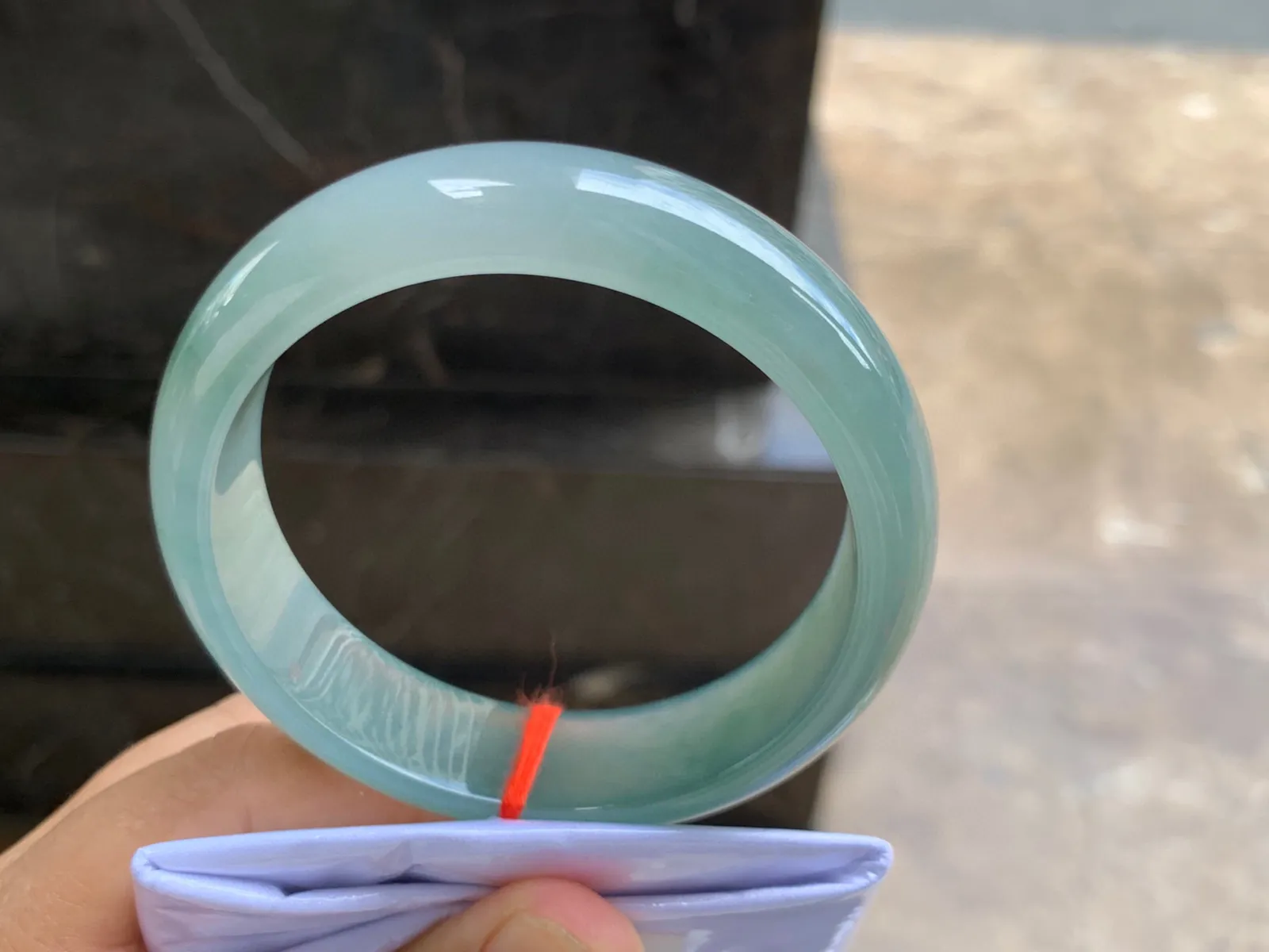 59-15.5-8mm
冰种带底色手镯 种好水润 宽版大气