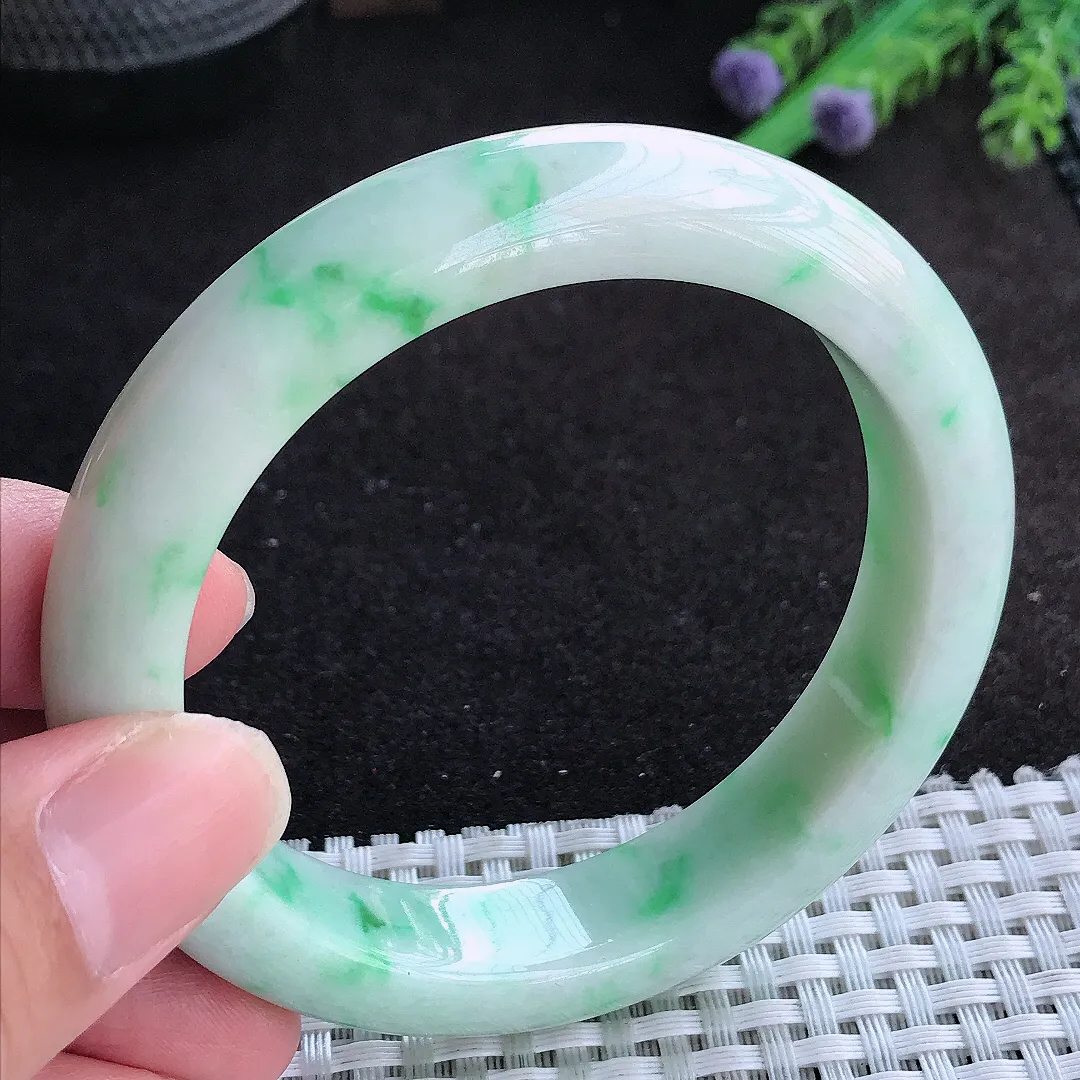 自然光57.5/12.7/9老坑精美温润飘绿手镯天然翡翠玉镯百搭女款