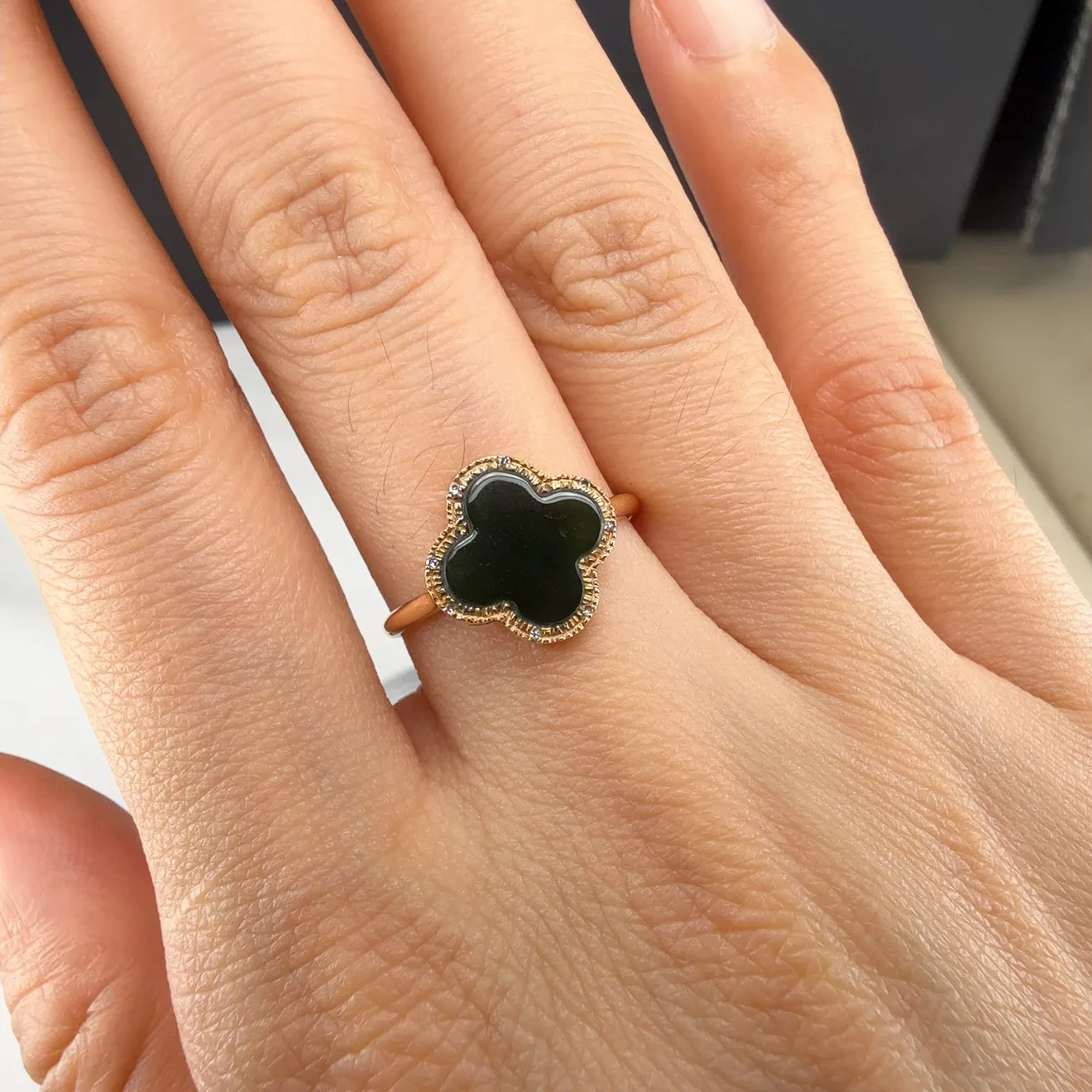 精品18k墨翠四叶草女戒 种好色正 打灯通透 油性十足