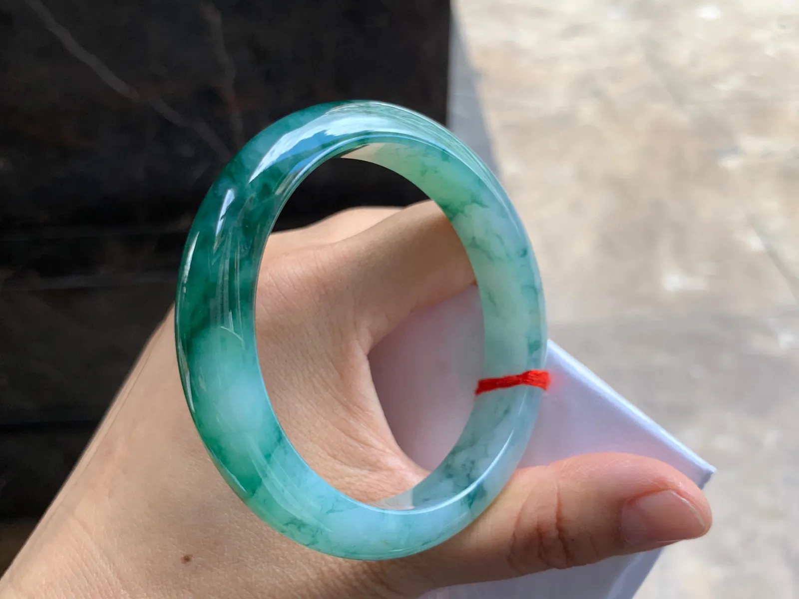 56.5-12.5-8mm
飘花手镯 种好细腻 水润色花