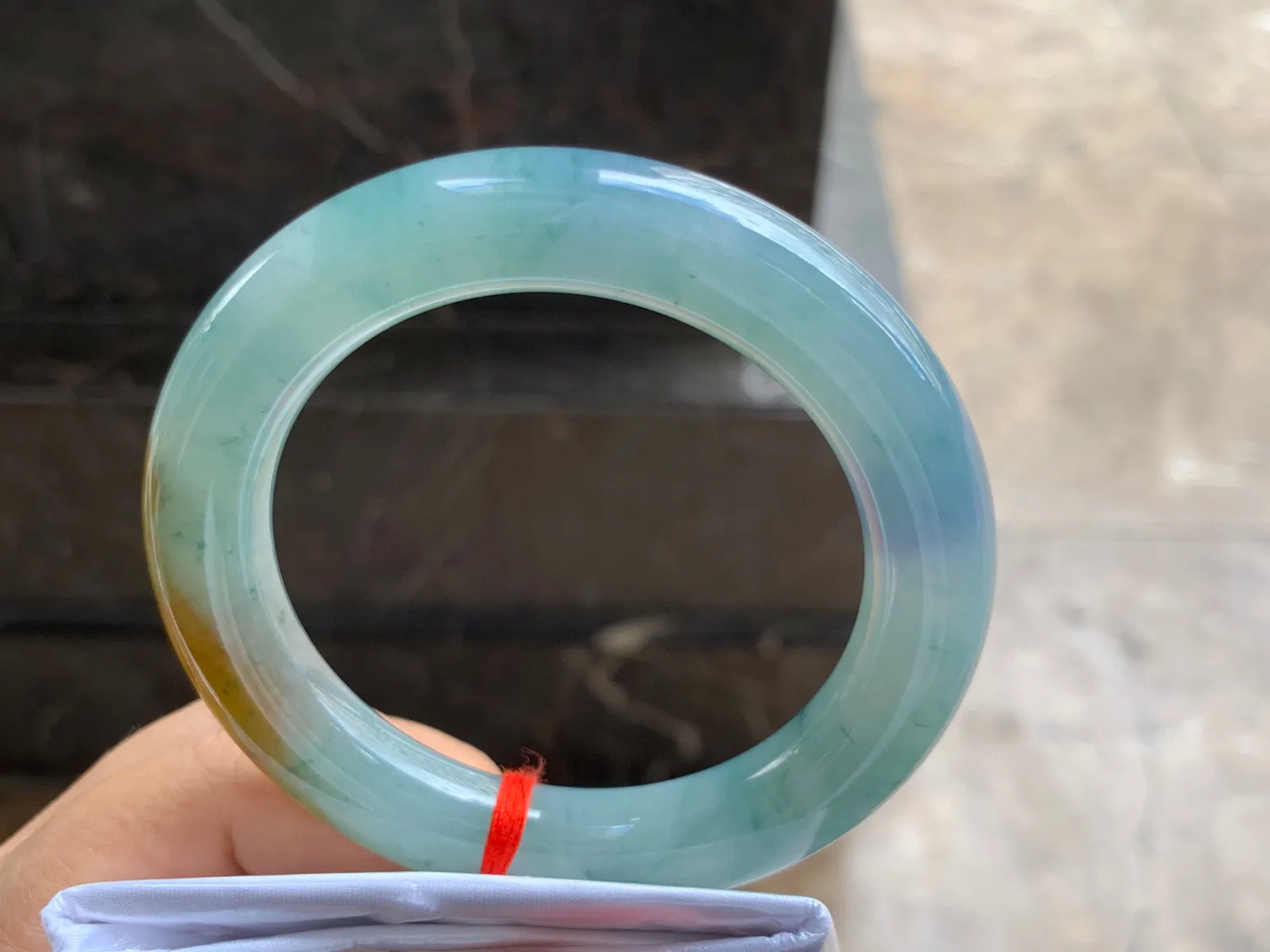 55-11.5mm
黄翡飘花圆条手镯 种好细腻 颜色漂亮