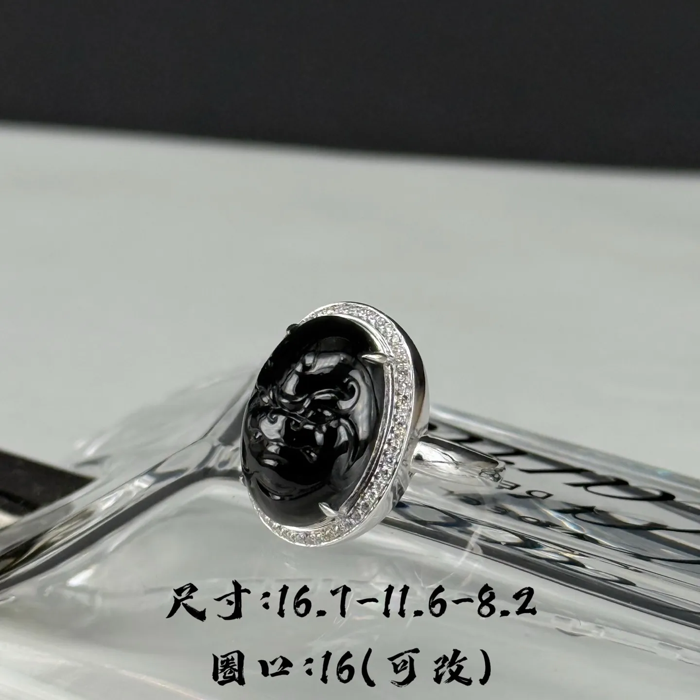 18k墨翠瑞兽戒指 种好色正 黑度极好 打灯通透 油性十足