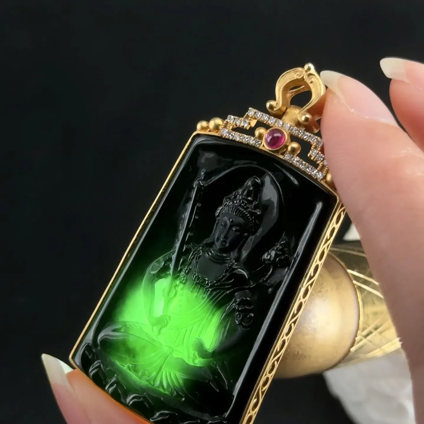 精品18k墨翠虚空藏菩萨 种好色正 黑度极好 打灯通透 油性十足