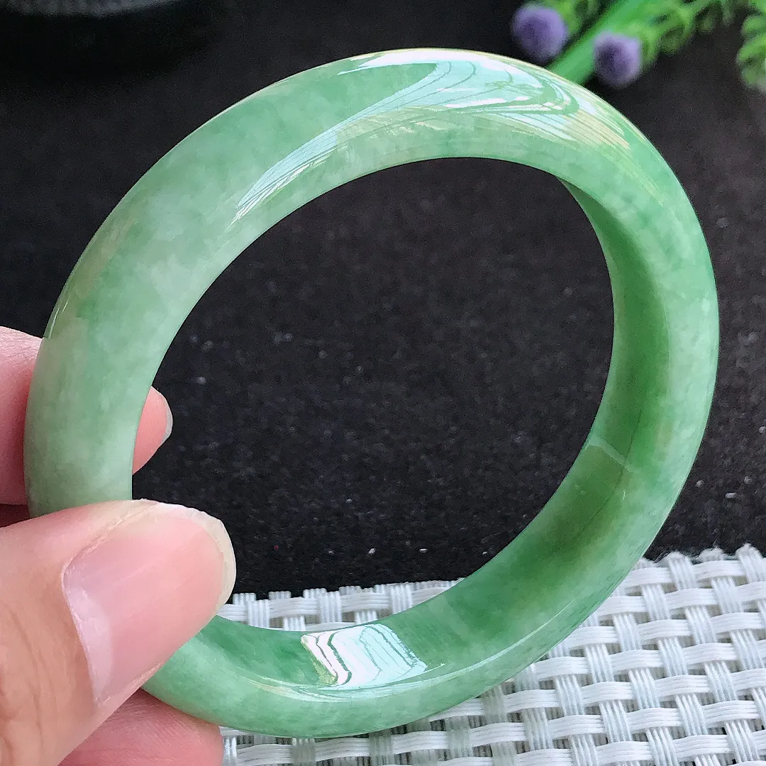 自然光56/12.9/8.2老坑精美满绿豆绿色手镯天然翡翠玉镯百搭女款