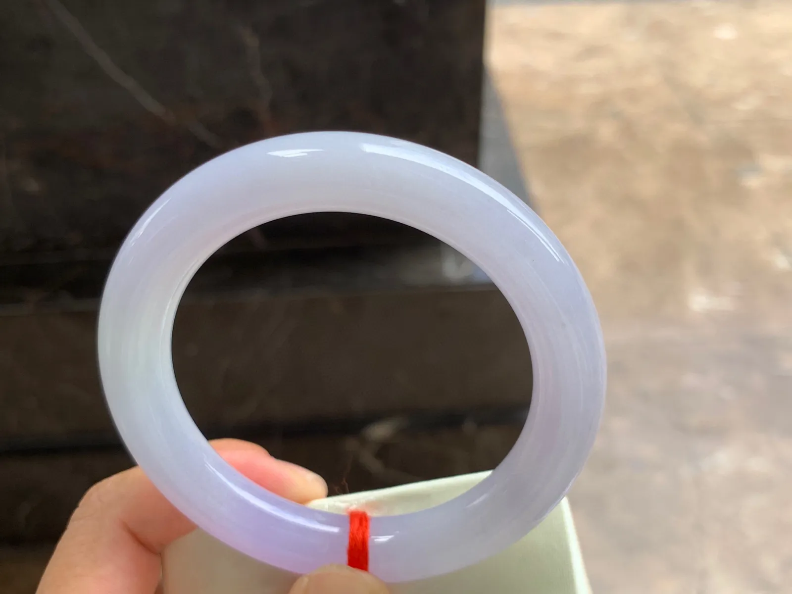 58-11mm
紫罗兰圆条手镯 底子细腻 颜色漂亮