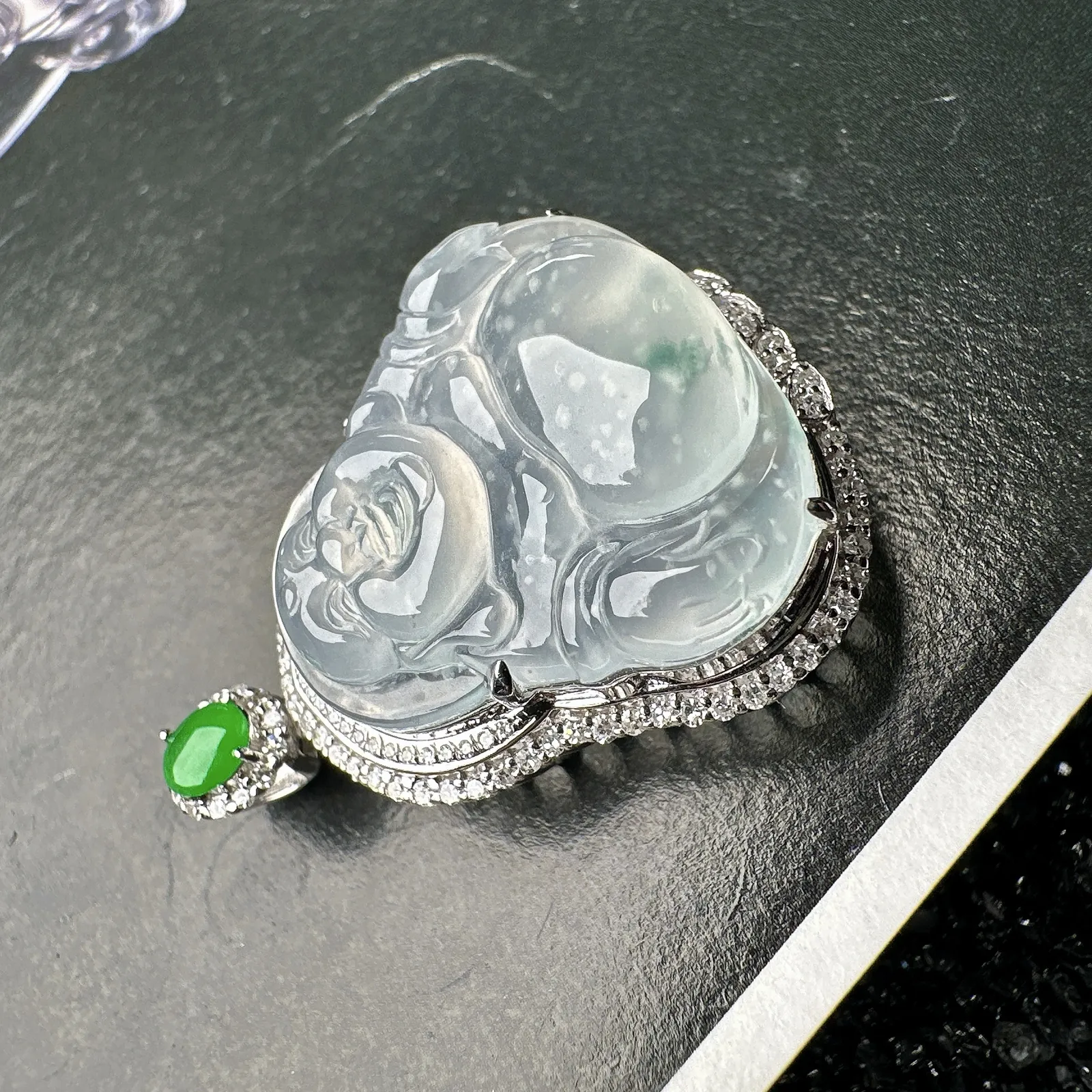 【冰种佛公吊坠】老坑雪花棉，种水上乘，晶莹剔透，纯净通透，莹光感很强，18k金钻镶嵌，裸石尺寸21*21.3*5.8毫米