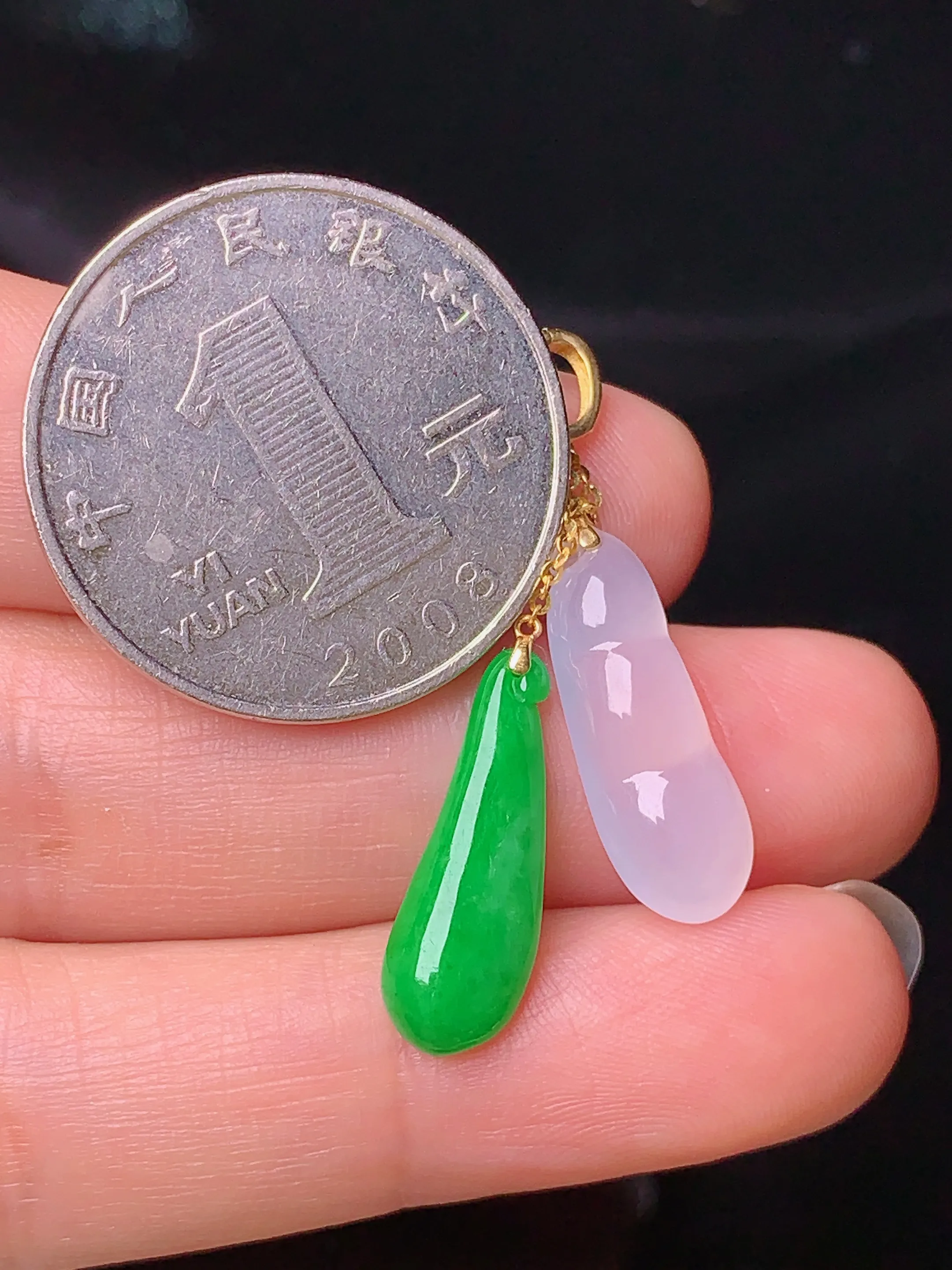 18k金镶嵌满绿福瓜组合冰种四季豆吊坠 玉质细腻 色泽清新艳丽 整体尺寸33.6*6.7*3.2