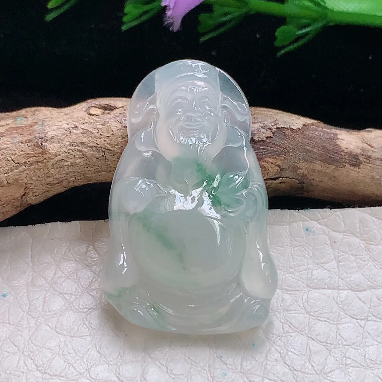 lz实拍33.9*21*6缅甸翡翠A货开心佛 站佛玉吊坠 玉挂件