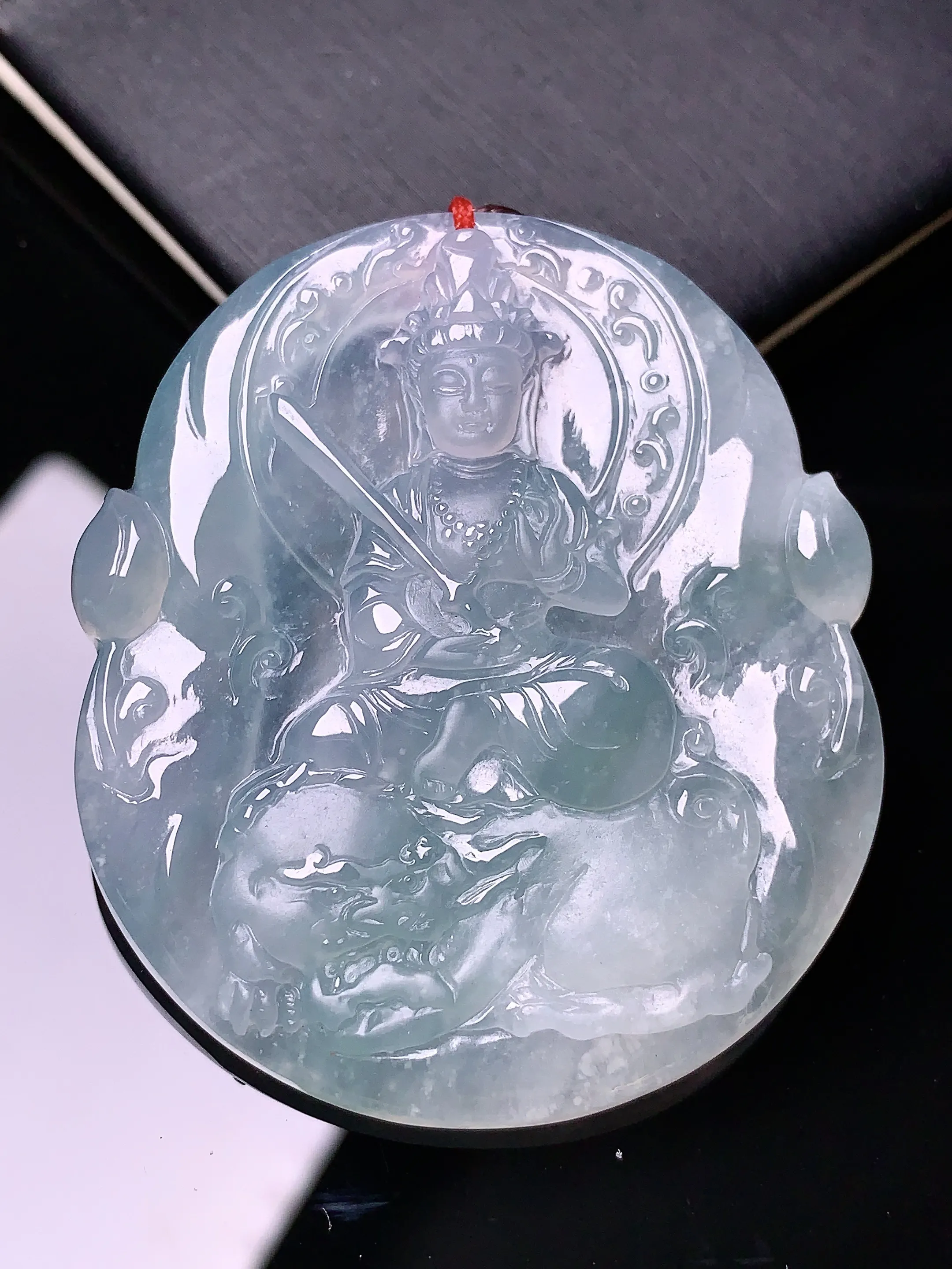 冰种普贤观音菩萨吊坠 玉质细腻 色泽清新艳丽 整体尺寸50.8*43.6*5.6