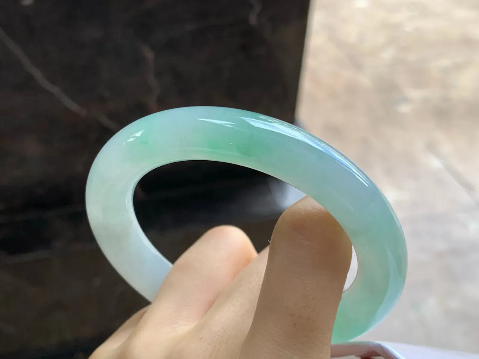 带色圆条手镯
尺寸：59.2-11.5mm
有种有色～正圈60也可以戴