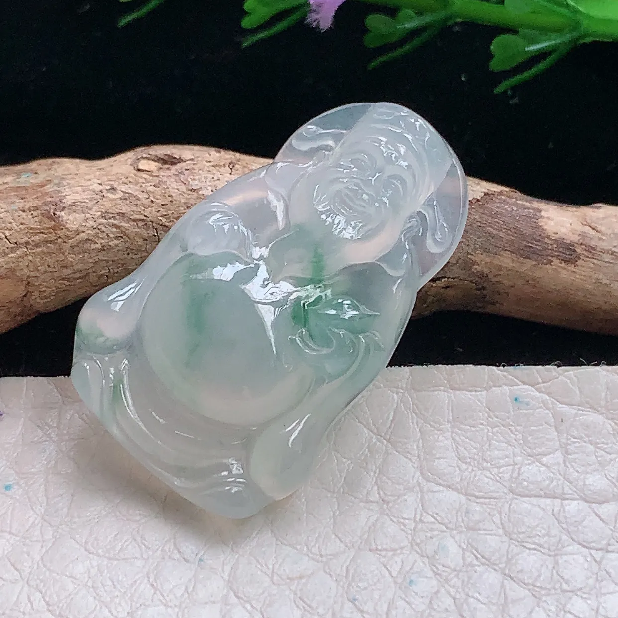 lz实拍33.9*21*6缅甸翡翠A货开心佛 站佛玉吊坠 玉挂件