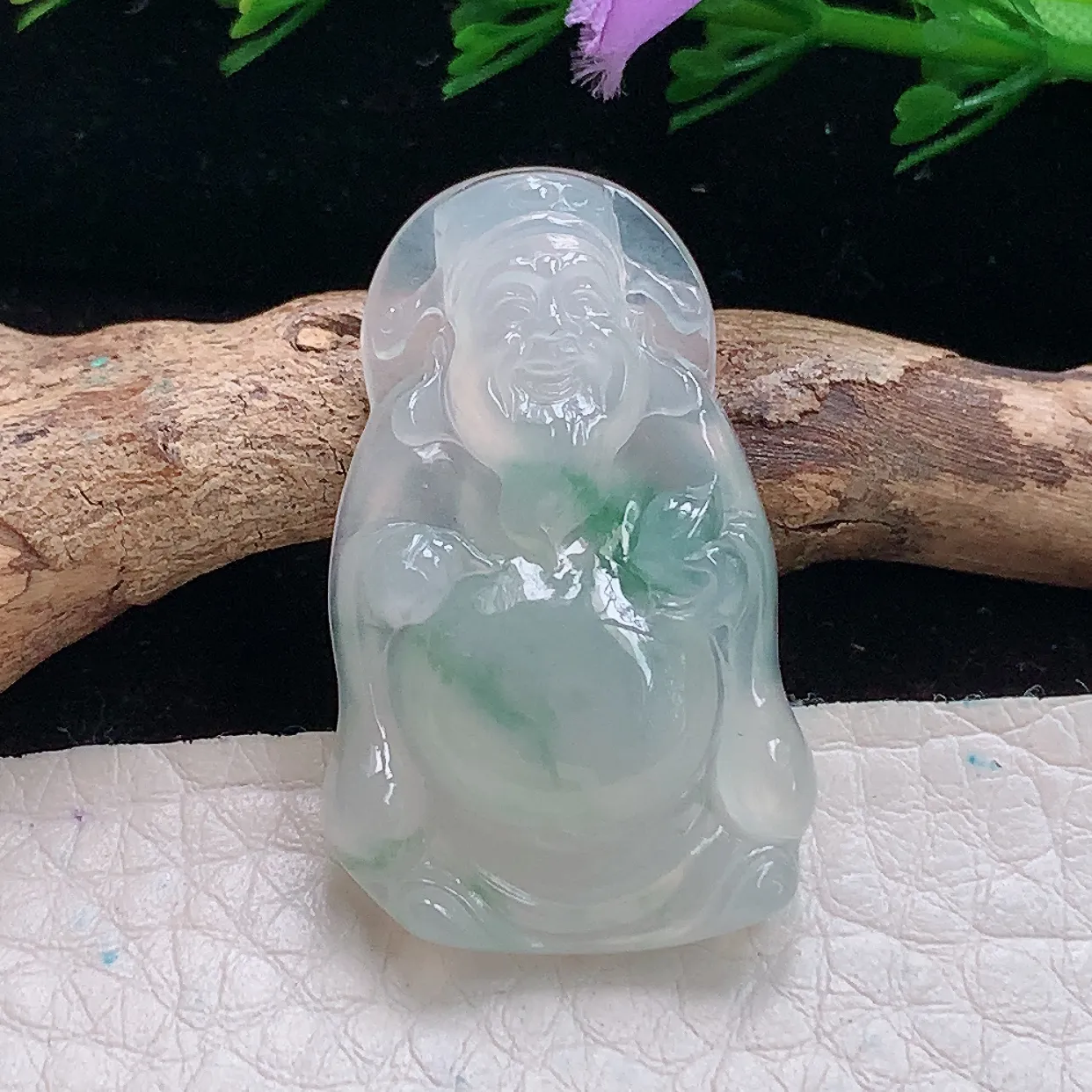 lz实拍33.9*21*6缅甸翡翠A货开心佛 站佛玉吊坠 玉挂件
