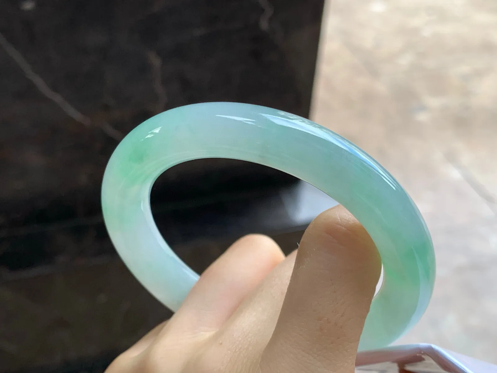 带色圆条手镯
尺寸：59.2-11.5mm
有种有色～正圈60也可以戴