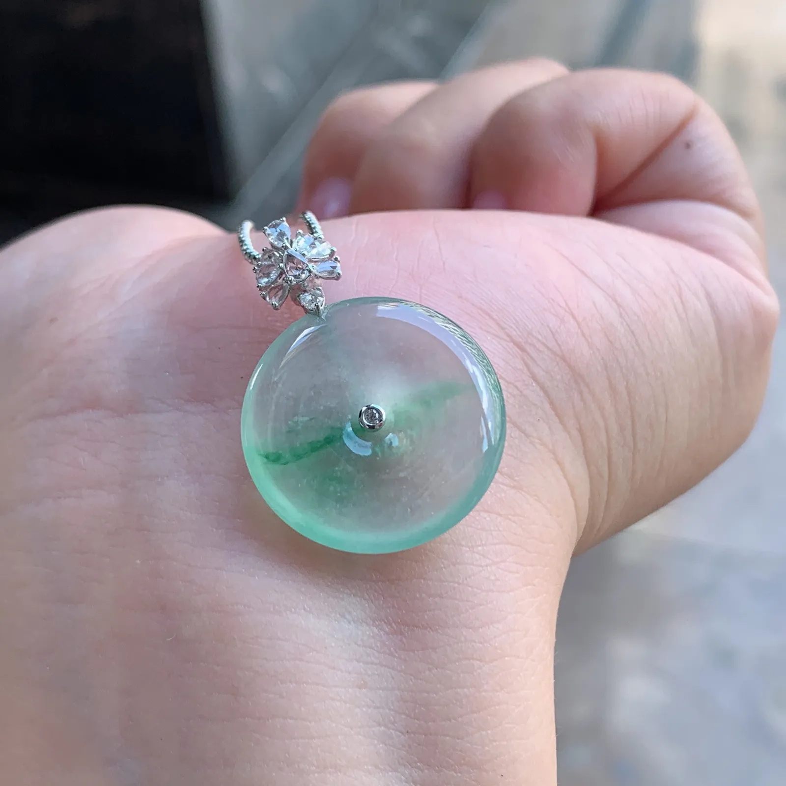 金镶·冰种飘绿花平安扣吊坠