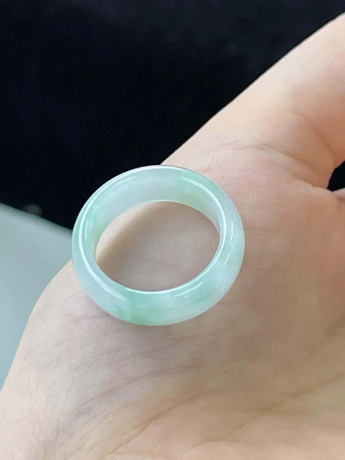 翡翠冰糯种飘绿戒指