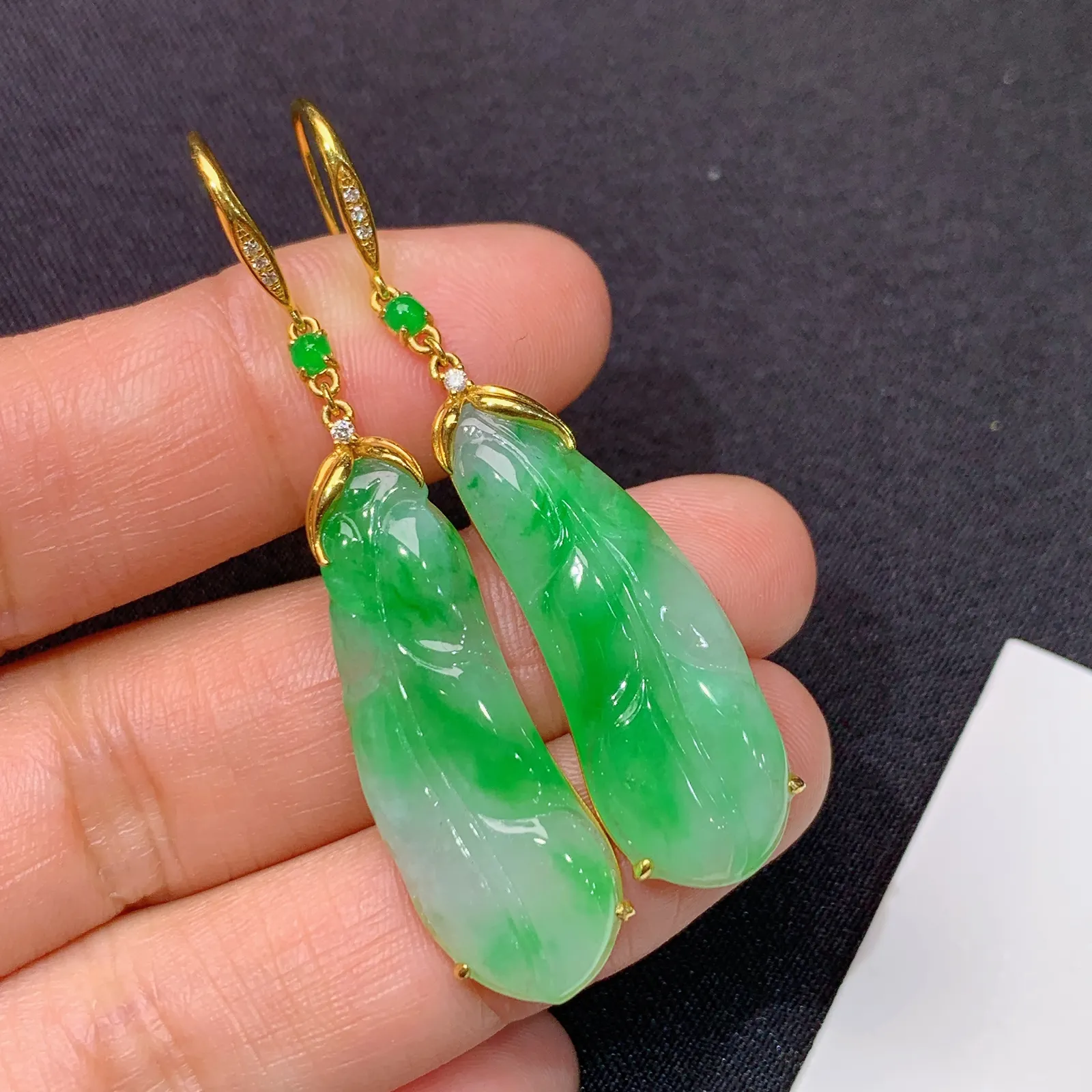 飘绿羽毛耳坠，18k金镶嵌，简约时尚，冰润色阳，种水足，Xu 尺寸36*11*3.5
