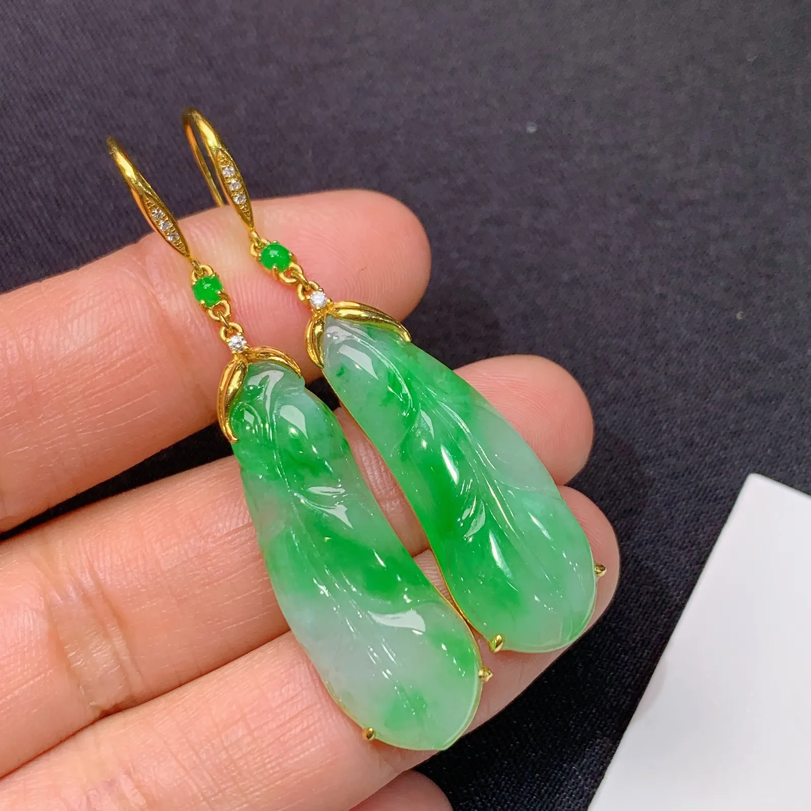 飘绿羽毛耳坠，18k金镶嵌，简约时尚，冰润色阳，种水足，Xu 尺寸36*11*3.5