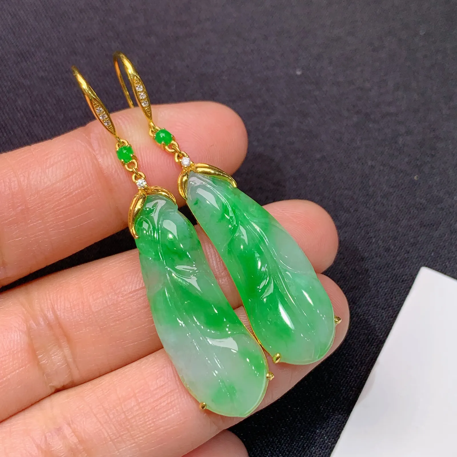 飘绿羽毛耳坠，18k金镶嵌，简约时尚，冰润色阳，种水足，Xu 尺寸36*11*3.5