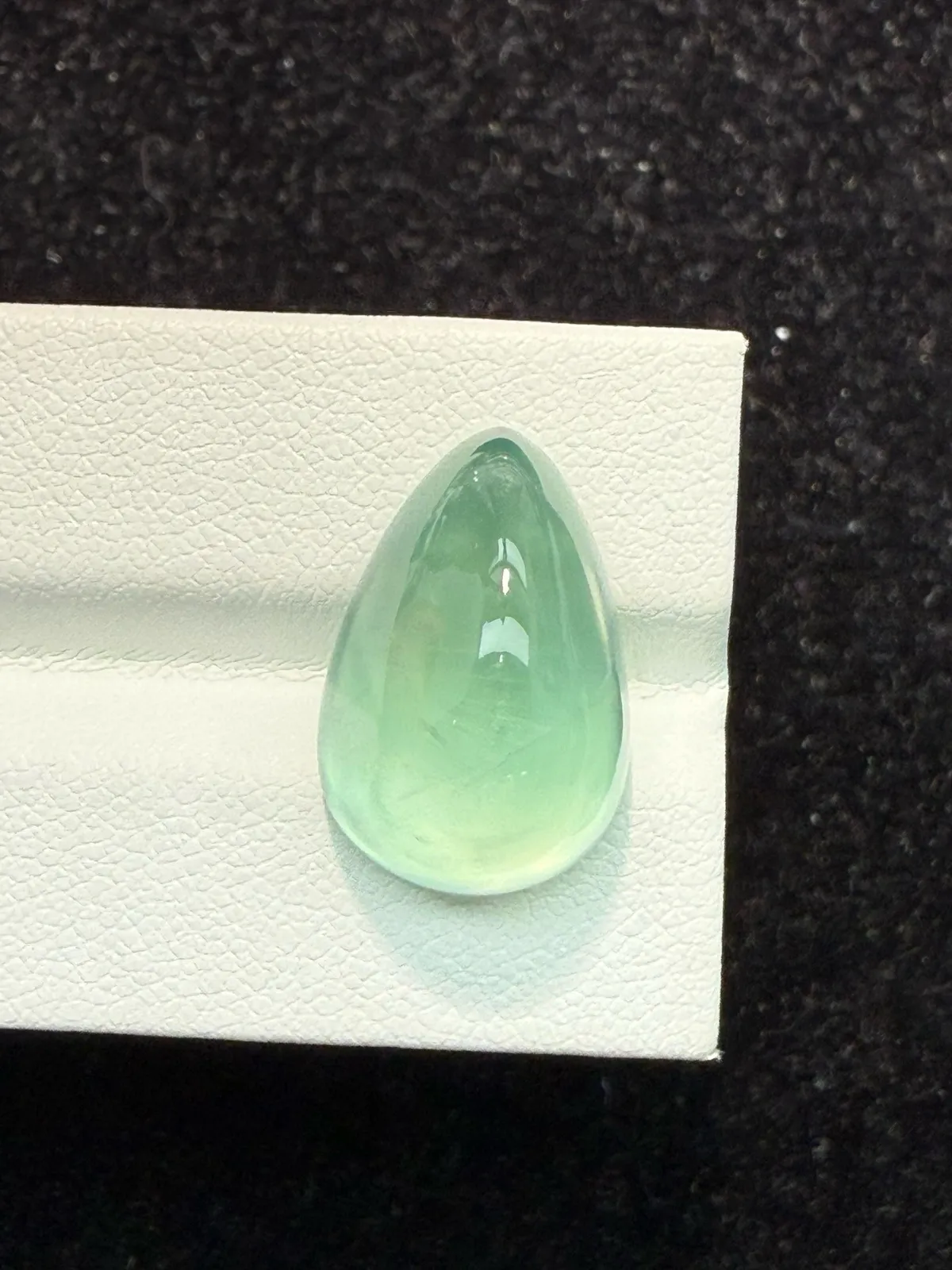 16.99ct天然葡萄石裸石，尺寸19.2*12.9*9.8 毫米，颜色美艳，微棉，冰透，起荧光
