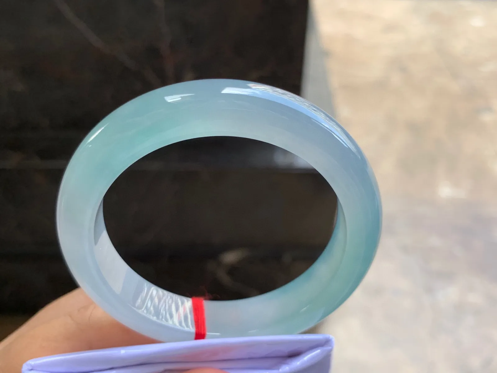 56-12.3-8.7mm
冰种带底色手镯 冰透胶润 底色漂亮 