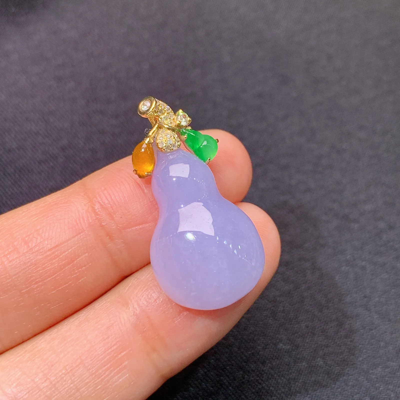 紫罗兰葫芦吊坠，18k金镶嵌，温润细腻，颜色浓郁 尺寸27.1*13.7*7