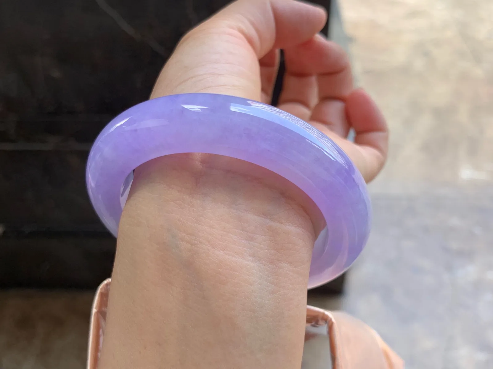 57.5-13-11mm
紫罗兰手镯 颜色艳丽 条形优秀 上手高贵大气