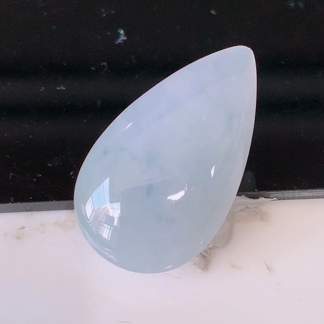 自然光实拍，冰润紫罗兰翡翠水滴吊坠，种老水足，雕工精湛 ，寓意美好，镶嵌更靓，佩戴时尚出众！#00.