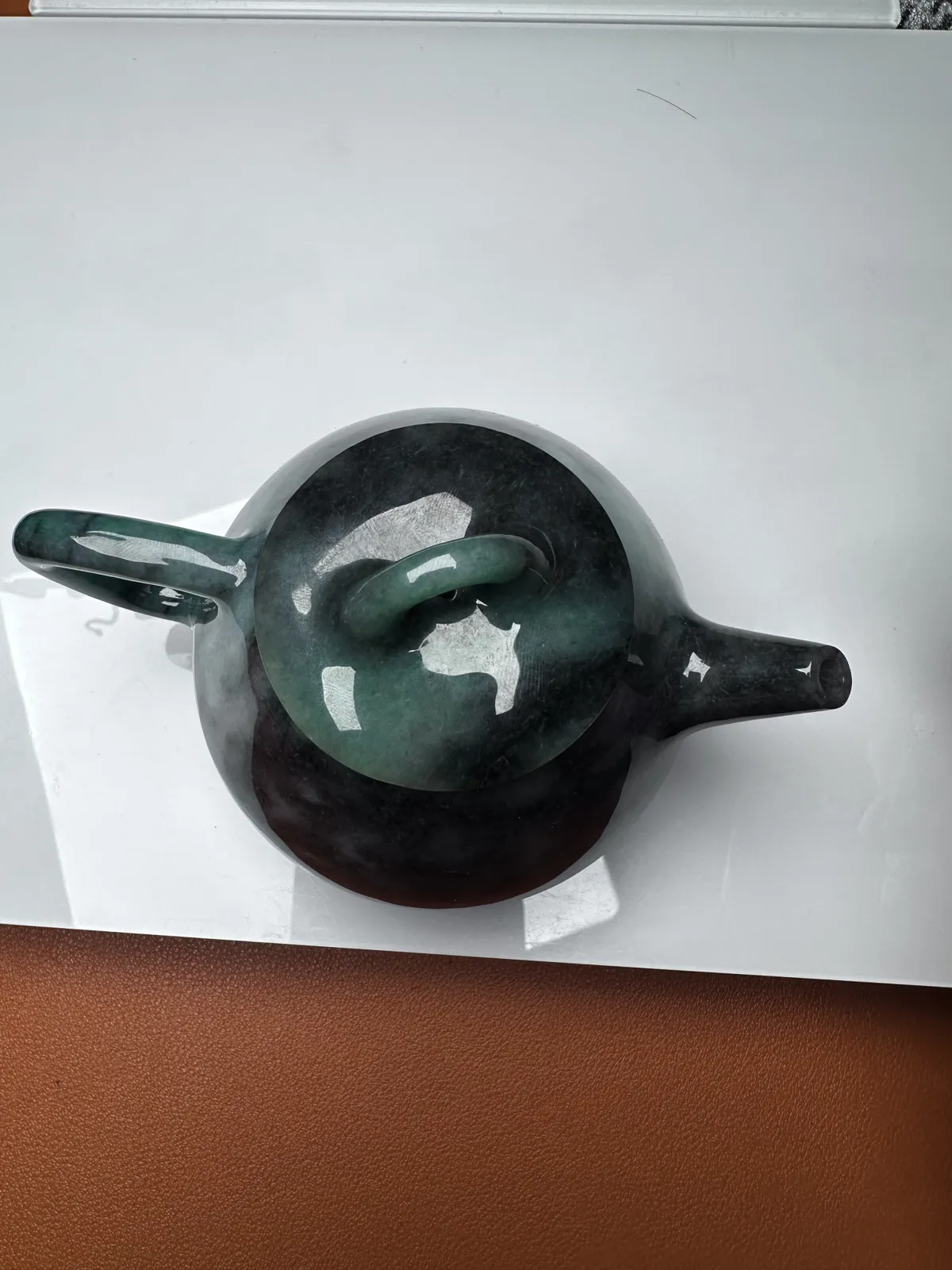 【西施壶】飘绿乌鸡雕刻制作，很考究，内外兼修，收藏摆放佳品。