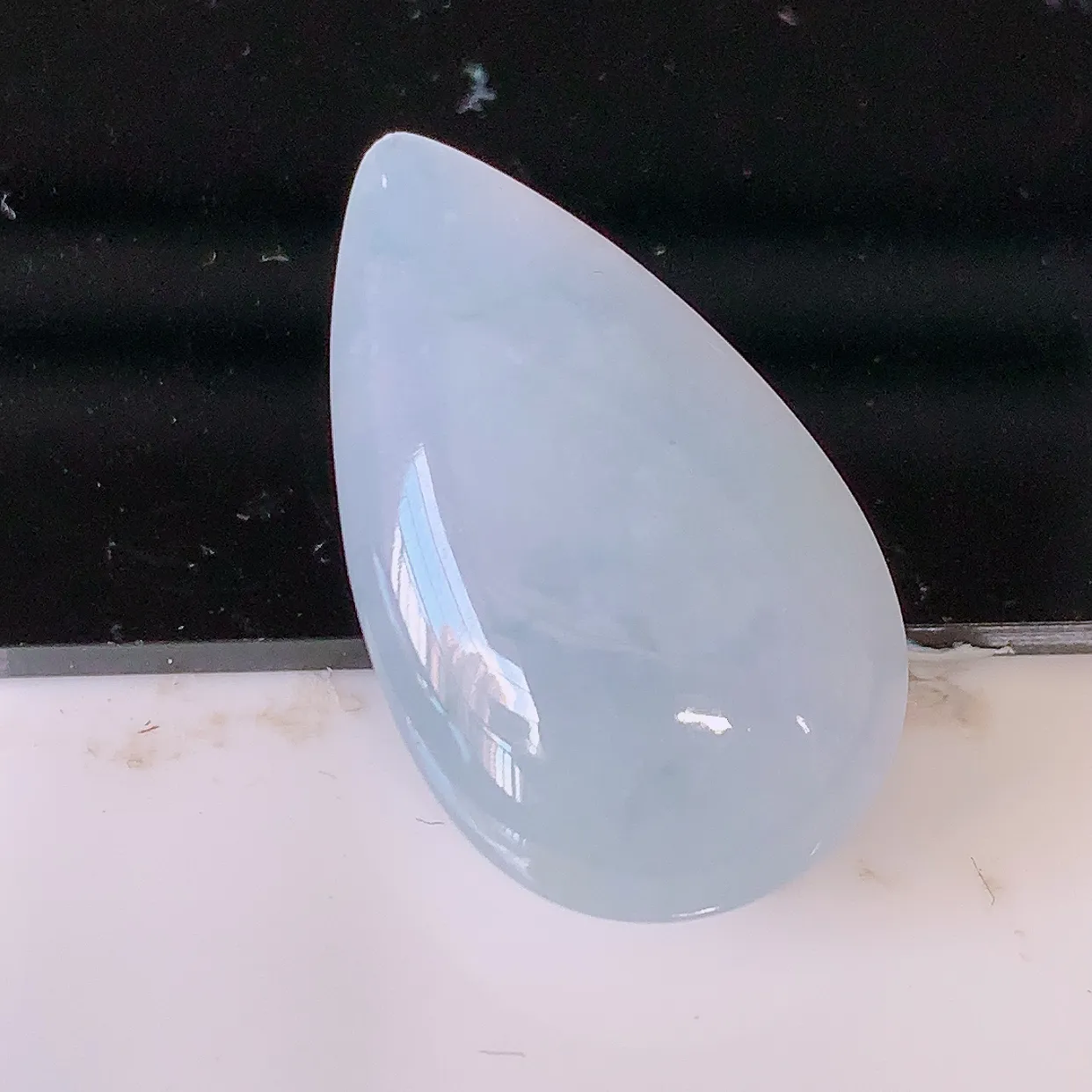 自然光实拍，冰润紫罗兰翡翠水滴吊坠，种老水足，雕工精湛 ，寓意美好，镶嵌更靓，佩戴时尚出众！#00.9