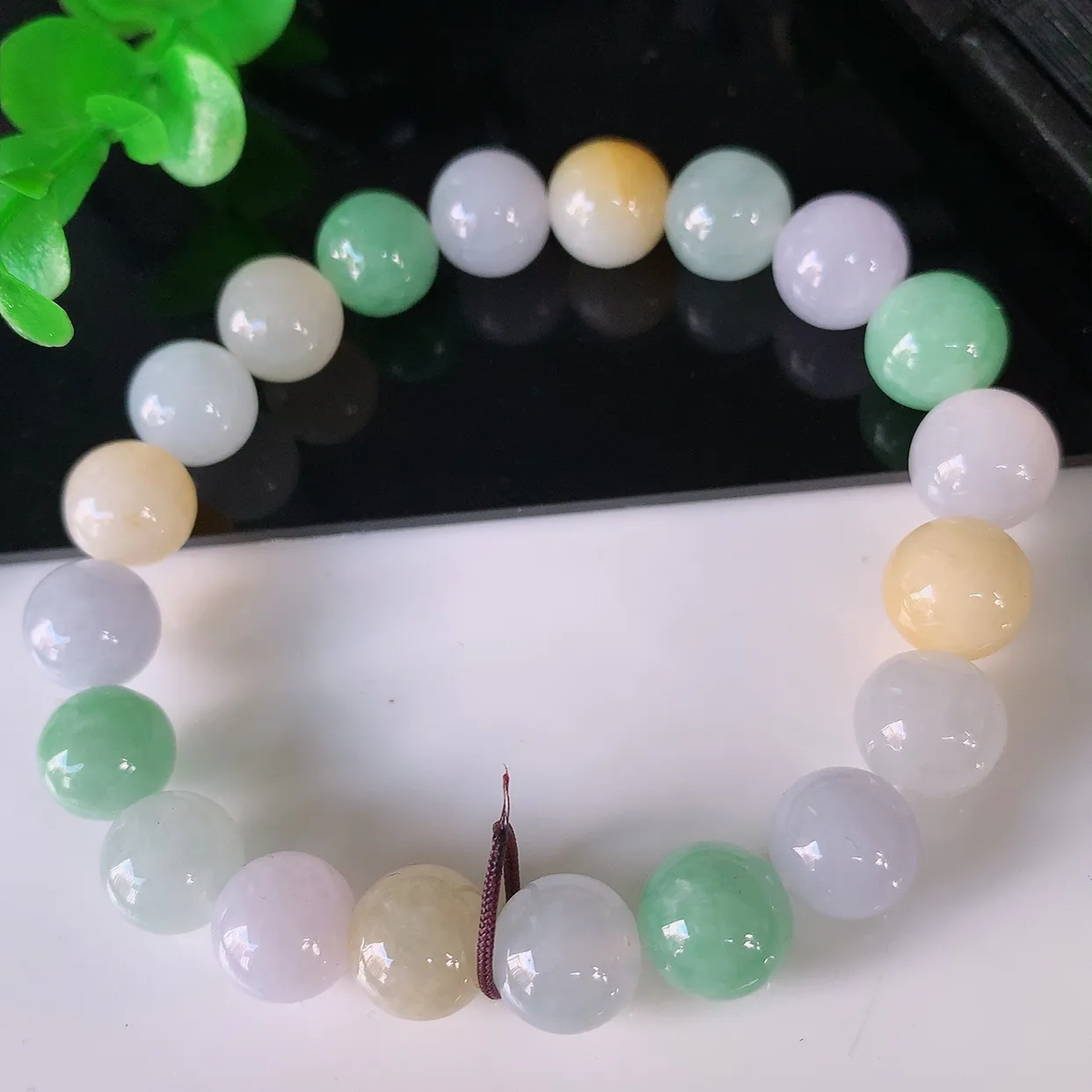 自然光实拍，冰多彩翡翠手串，糖果翡翠手链水润秀气，料子细腻，清爽，高档大气，自戴送礼佳品！#46.9取一尺寸9.6mm