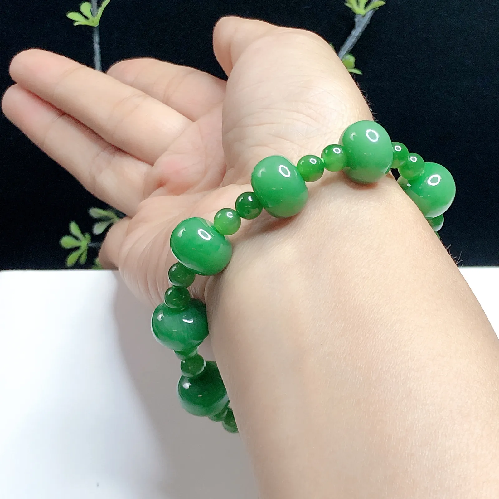 和田玉老坑俄罗斯碧玉阳绿手串算盘珠 尺寸14/11重43.1克  特细腻无裂无杂 珠圆玉润寓意吉祥美好时光