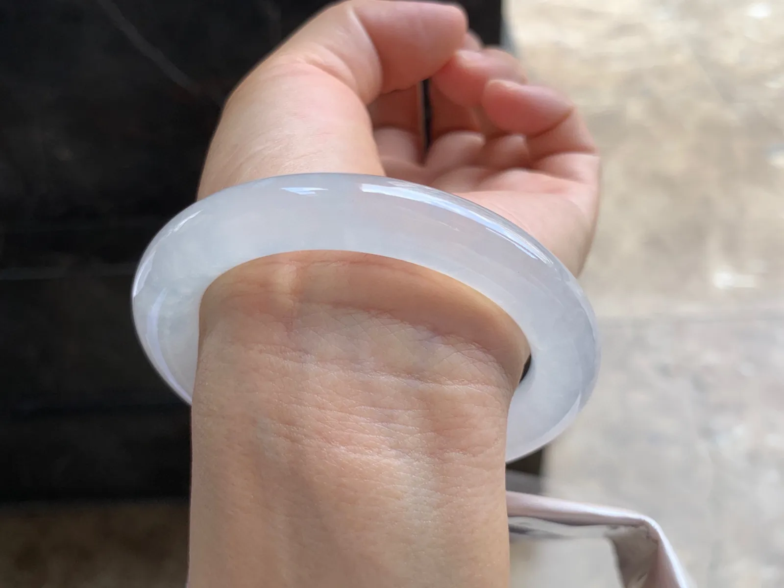 56-10.5mm
白冰圆条手镯 冰透十足 纯净无暇
