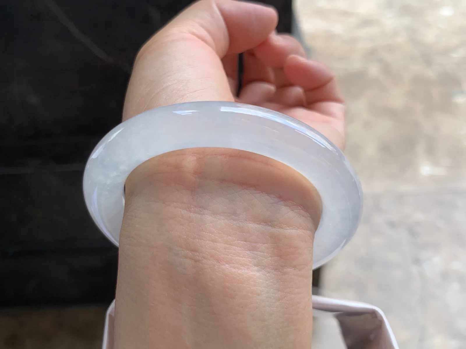 56-10.5mm
白冰圆条手镯 冰透十足 纯净无暇