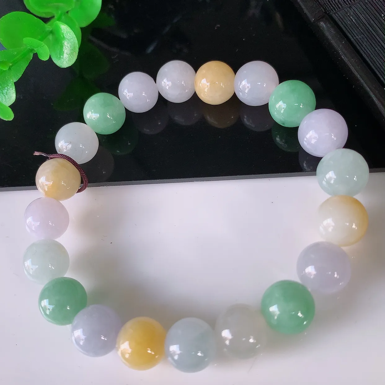 自然光实拍，冰多彩翡翠手串，糖果翡翠手链水润秀气，料子细腻，清爽，高档大气，自戴送礼佳品！#46.9取一尺寸9.6mm