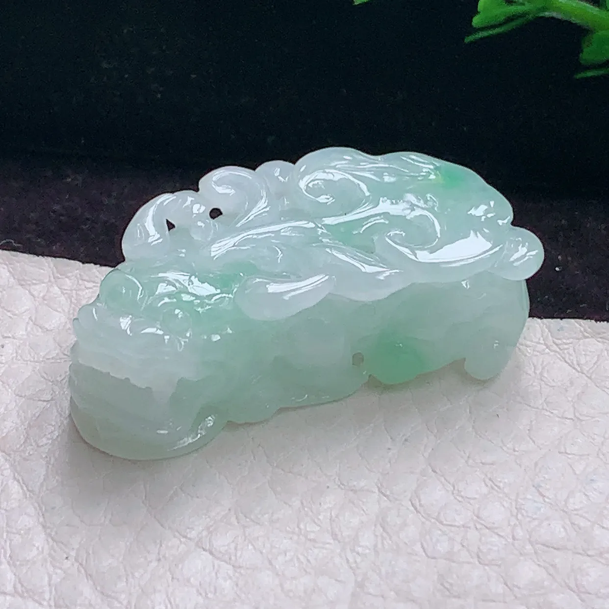 sx实拍39*20.3*12缅甸翡翠A货精雕水绿招财貔貅 皮休玉吊坠 玉挂件
