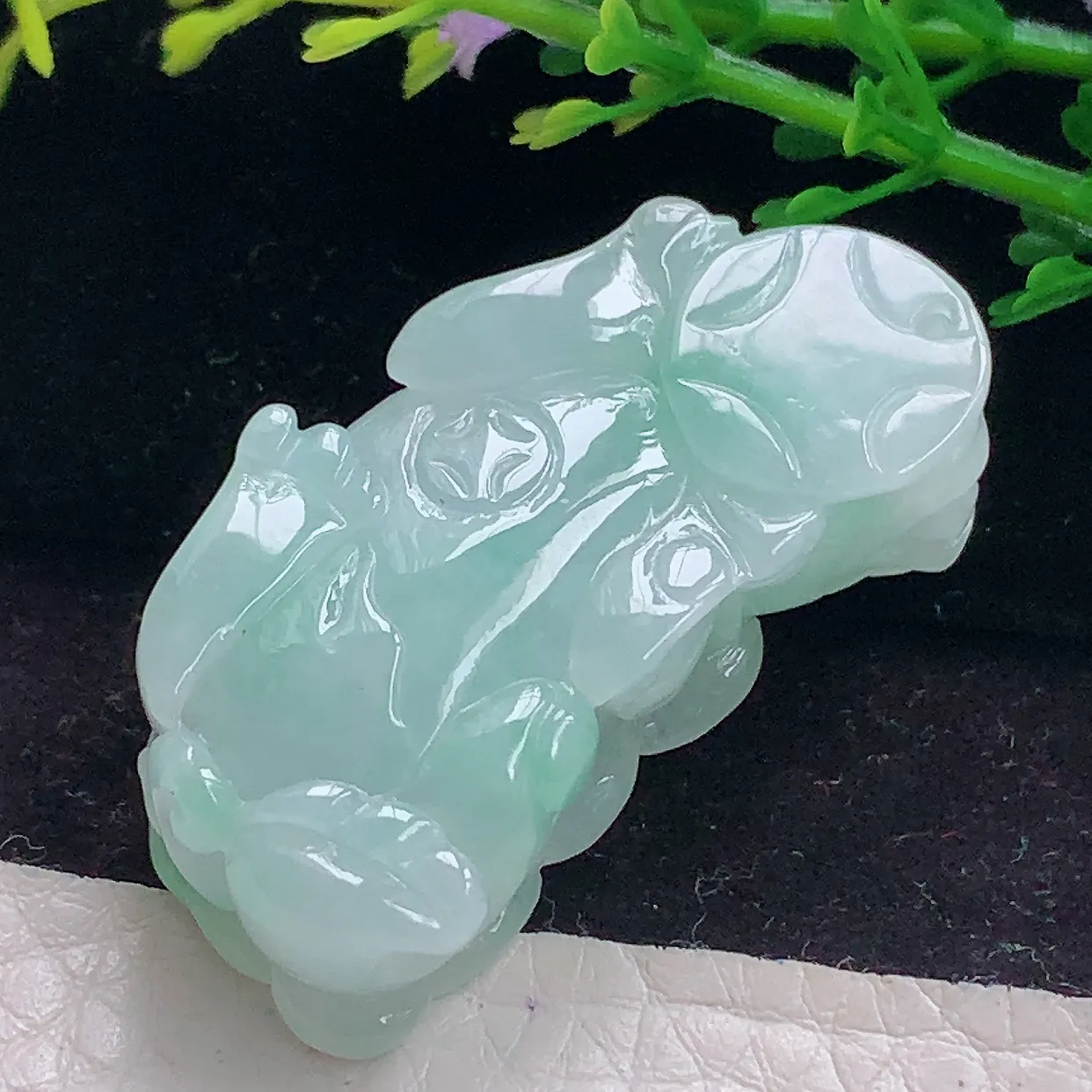 sx实拍39*20.3*12缅甸翡翠A货精雕水绿招财貔貅 皮休玉吊坠 玉挂件