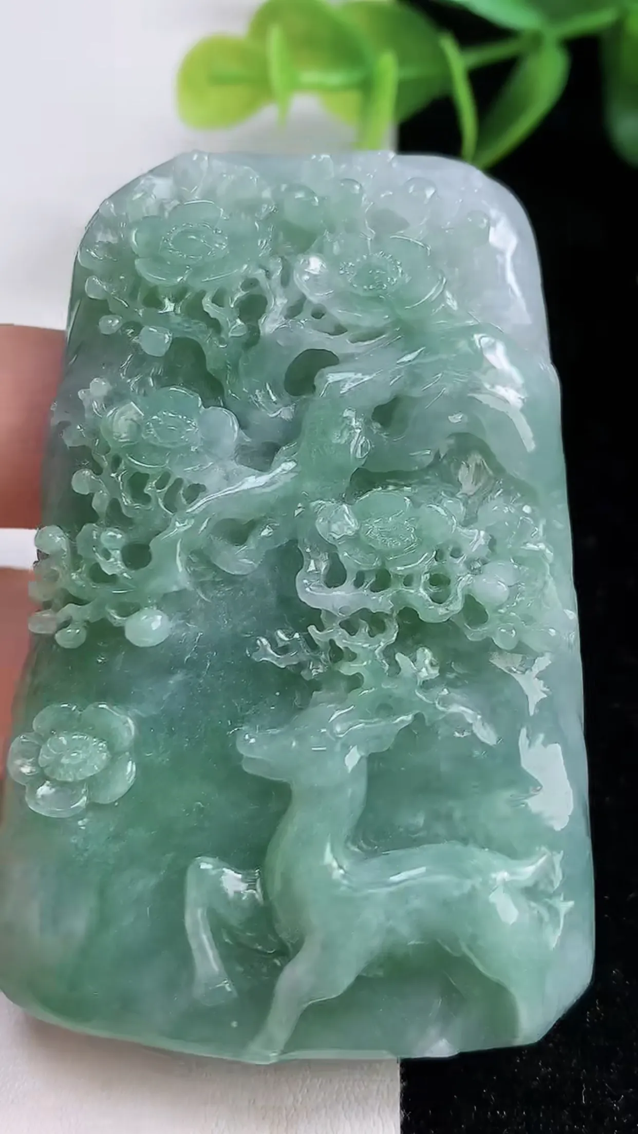 缅甸天然翡翠a货 老坑料起胶冰润 满绿意境山水牌吊坠，尺寸66-42-11mm y 69.94