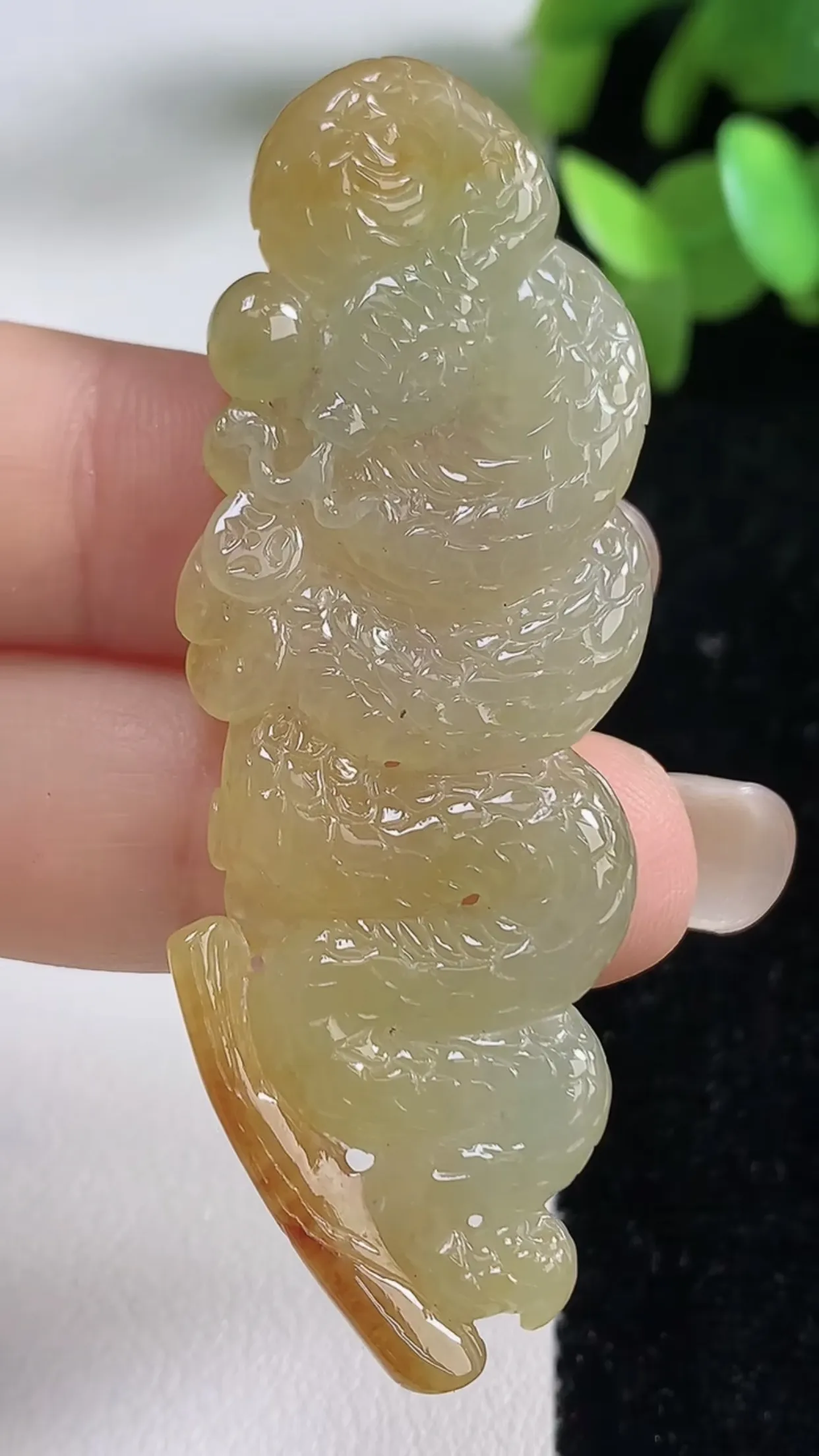 缅甸天然翡翠a货 老坑料起胶冰种 黄翡生肖蛇吊坠，尺寸61-17.6-4.6mm  y 10.88