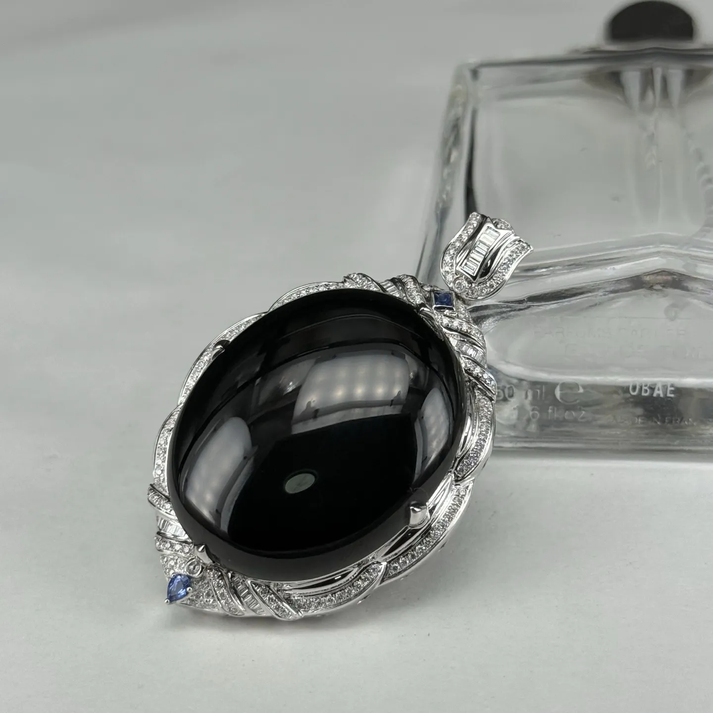 精品18k豪镶墨翠大蛋面 种好色正 打灯通透 油性十足  性价比超高