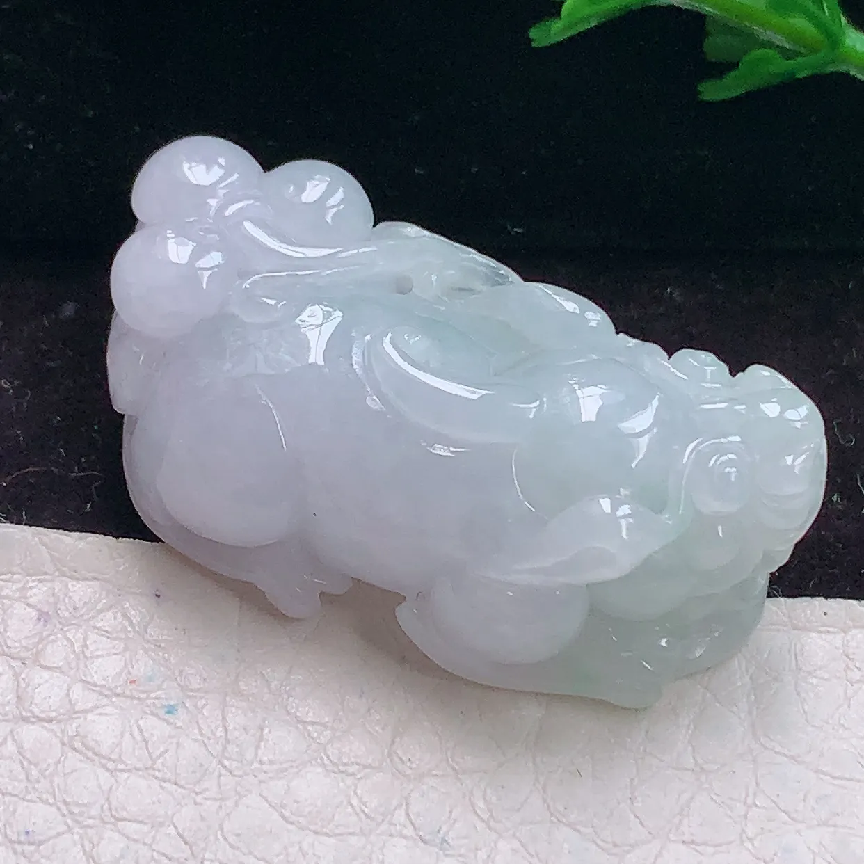sx实拍41*21*13.2缅甸翡翠A货精雕淡雅招财貔貅 皮休玉吊坠 玉挂件