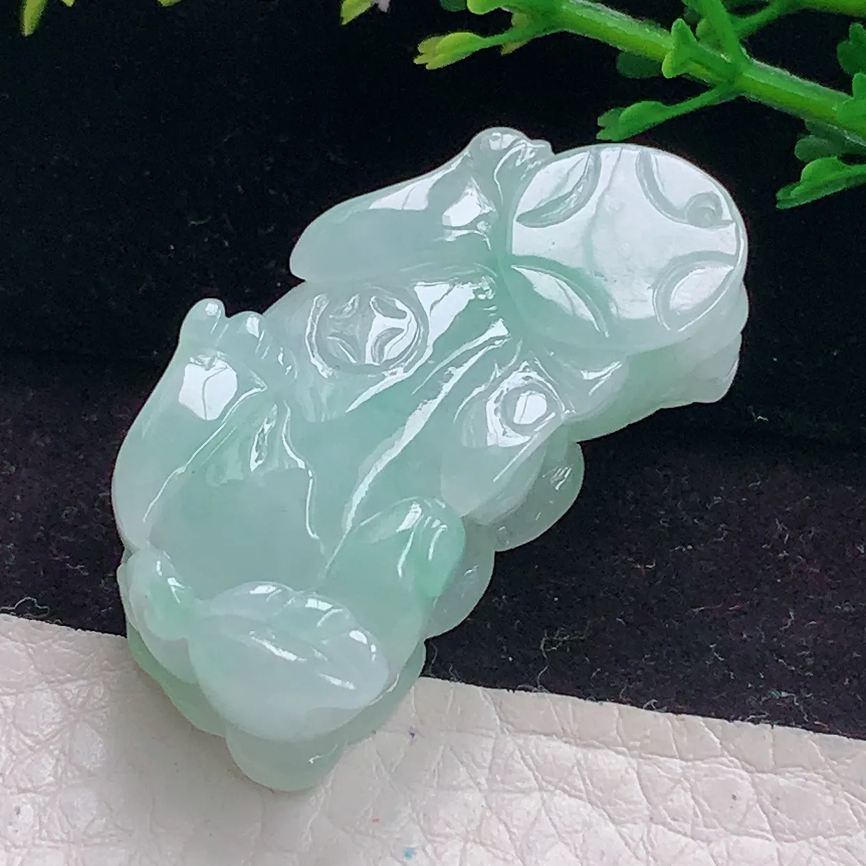 sx实拍39*20.3*12缅甸翡翠A货精雕水绿招财貔貅 皮休玉吊坠 玉挂件