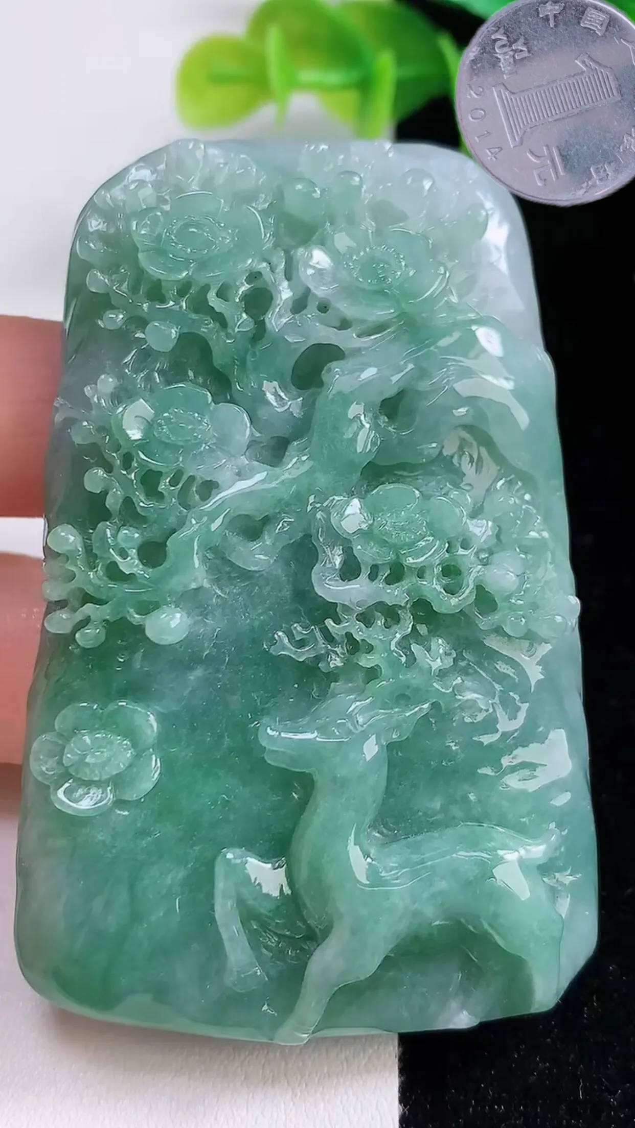 缅甸天然翡翠a货 老坑料起胶冰润 满绿意境山水牌吊坠，尺寸66-42-11mm y 69.94