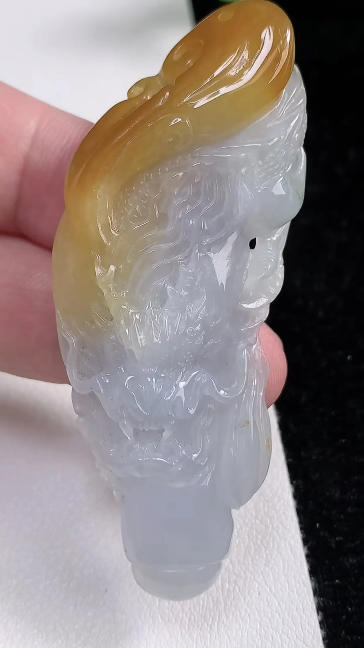 缅甸天然翡翠a货 老坑料起胶冰种 双彩飘黄翡霸气龙牌吊坠，尺寸69.3-27.2-8.5mm  y 26.39