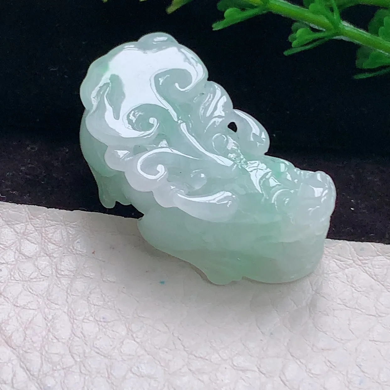 sx实拍39*20.3*12缅甸翡翠A货精雕水绿招财貔貅 皮休玉吊坠 玉挂件
