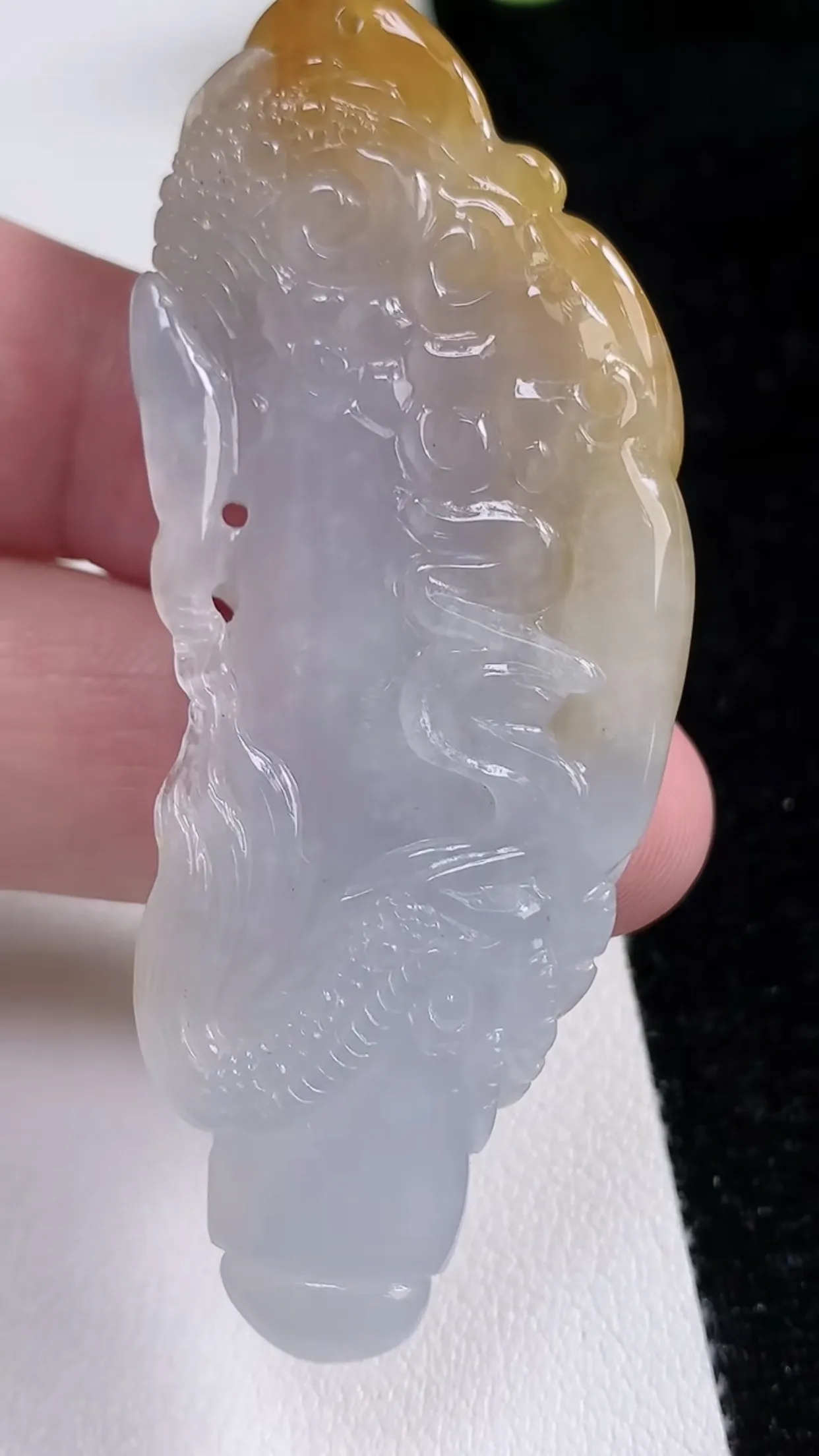 缅甸天然翡翠a货 老坑料起胶冰种 双彩飘黄翡霸气龙牌吊坠，尺寸69.3-27.2-8.5mm  y 26.39